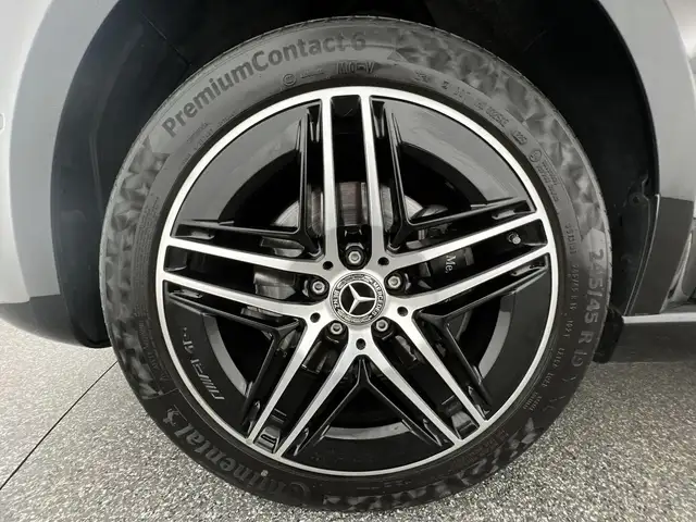 Mercedes-Benz V-Class view 6