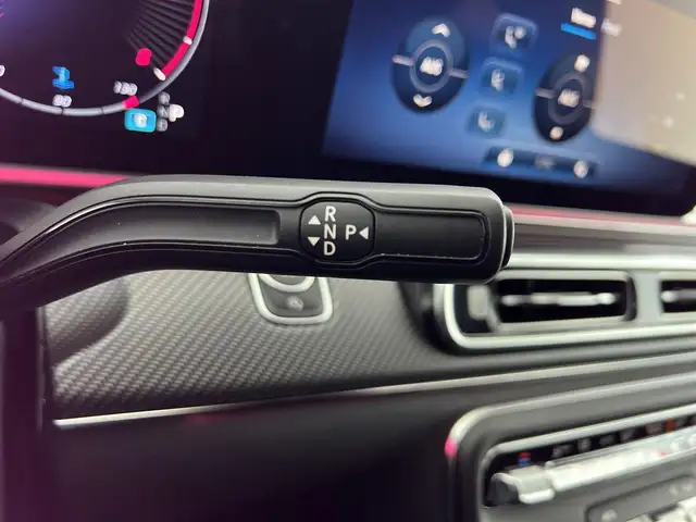 Mercedes-Benz V-Class view 15