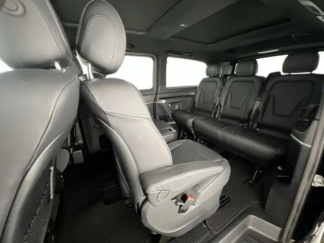 Mercedes-Benz V-Class view 9