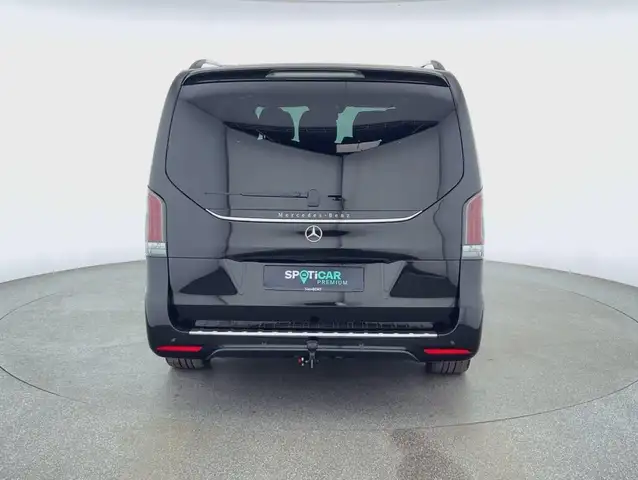 Mercedes-Benz V-Class view 4