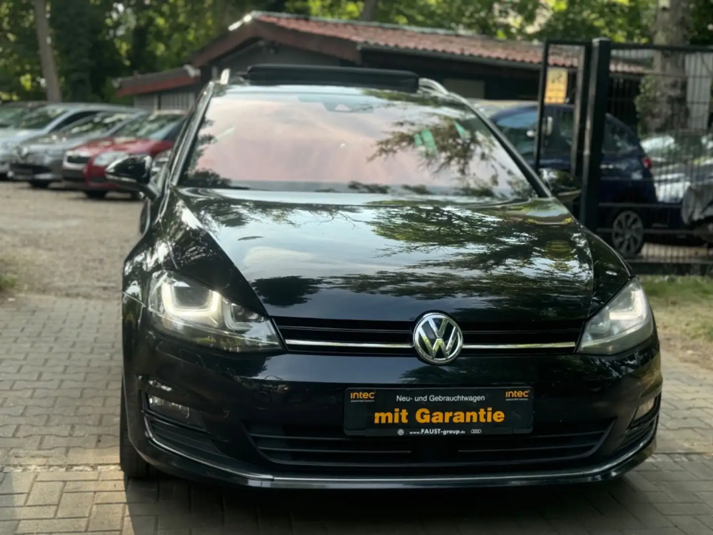 Volkswagen Golf 2.0 TDI BMT Highline Aut,Pano,Voll,1.Hand Schwarz - 1