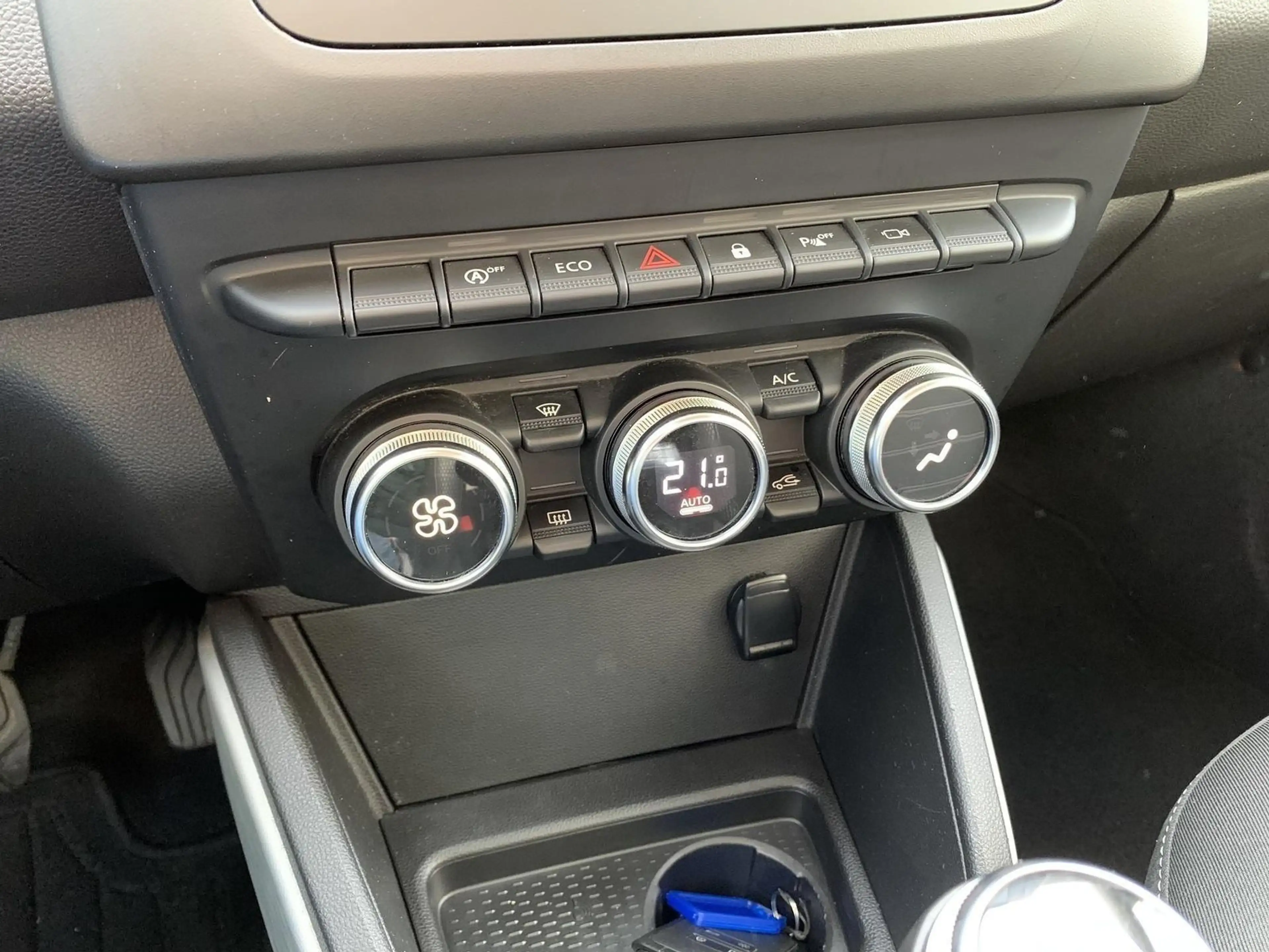 Dacia Duster Prestige 150 AHK+Klimaaaut+Navi+Sitzhz — photo 13