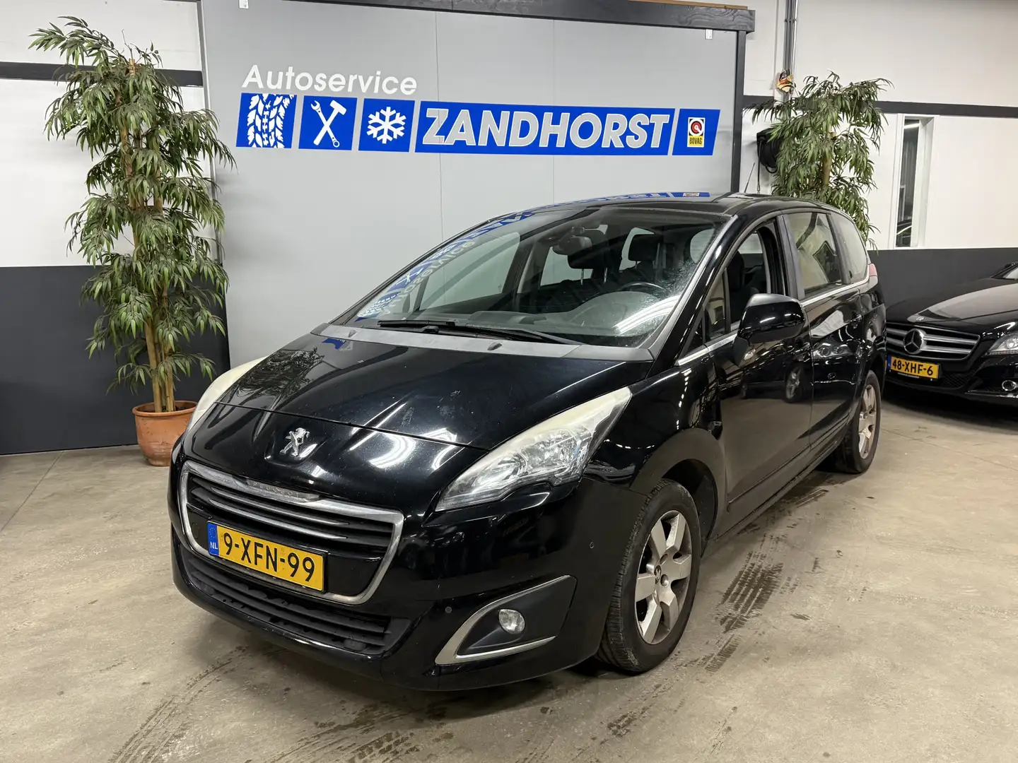 Peugeot 5008 1.6 THP Active 7 persoons Noir - 1