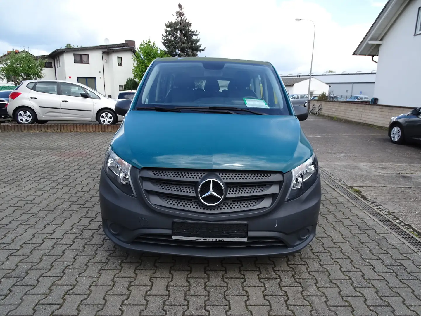 Mercedes-Benz Vito 116 CDI Pro 4M lang Kunstleder, Klima, Automatik Yeşil - 2