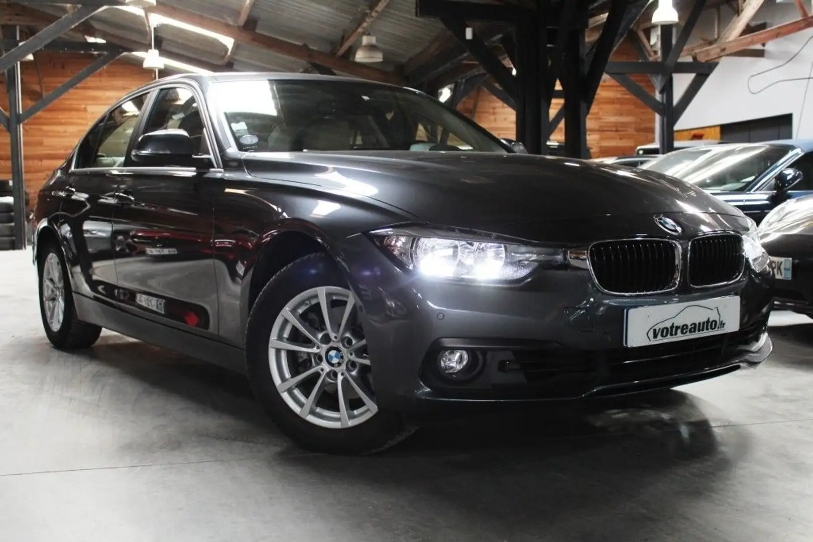 BMW 320 (F30) (2) 320I 184 LOUNGE PLUS BVA8 Gris - 1