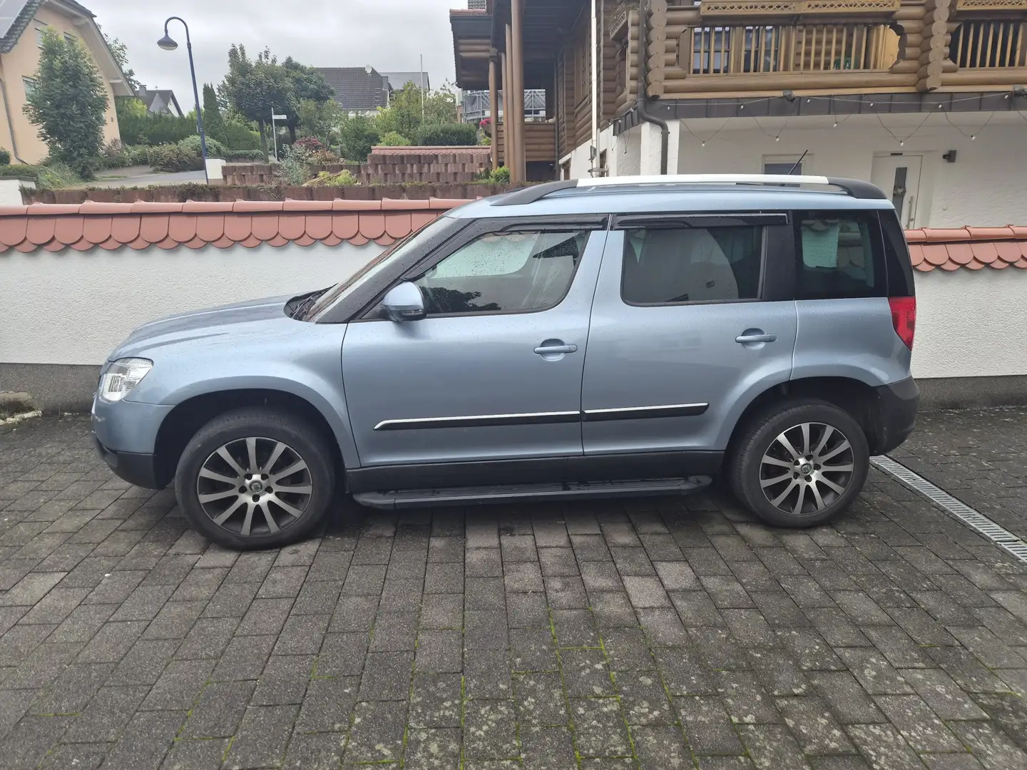 Skoda Yeti 1.2 TSI Active PLUS EDITION - 2