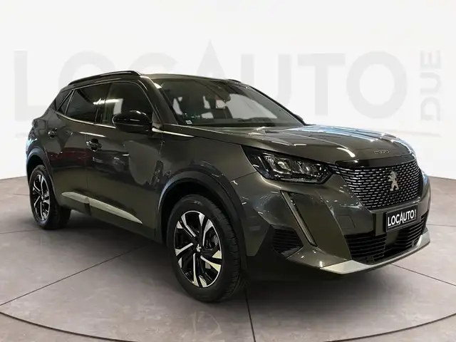 Peugeot 2008 view 3