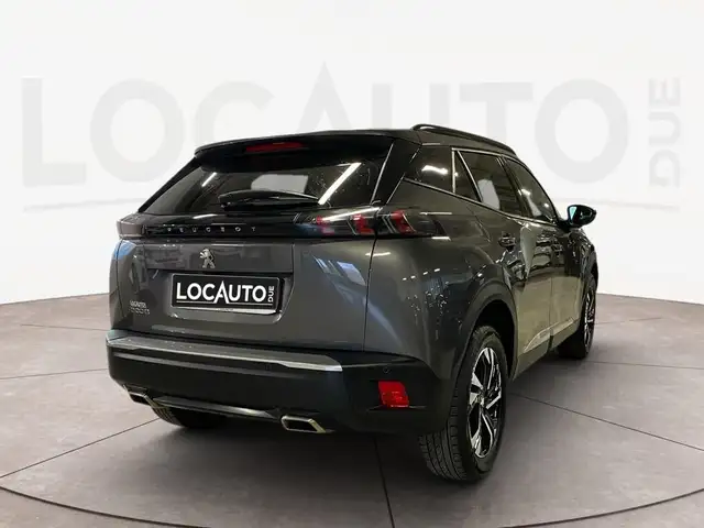 Peugeot 2008 view 4