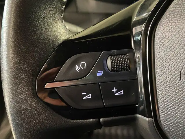 Peugeot 2008 view 13