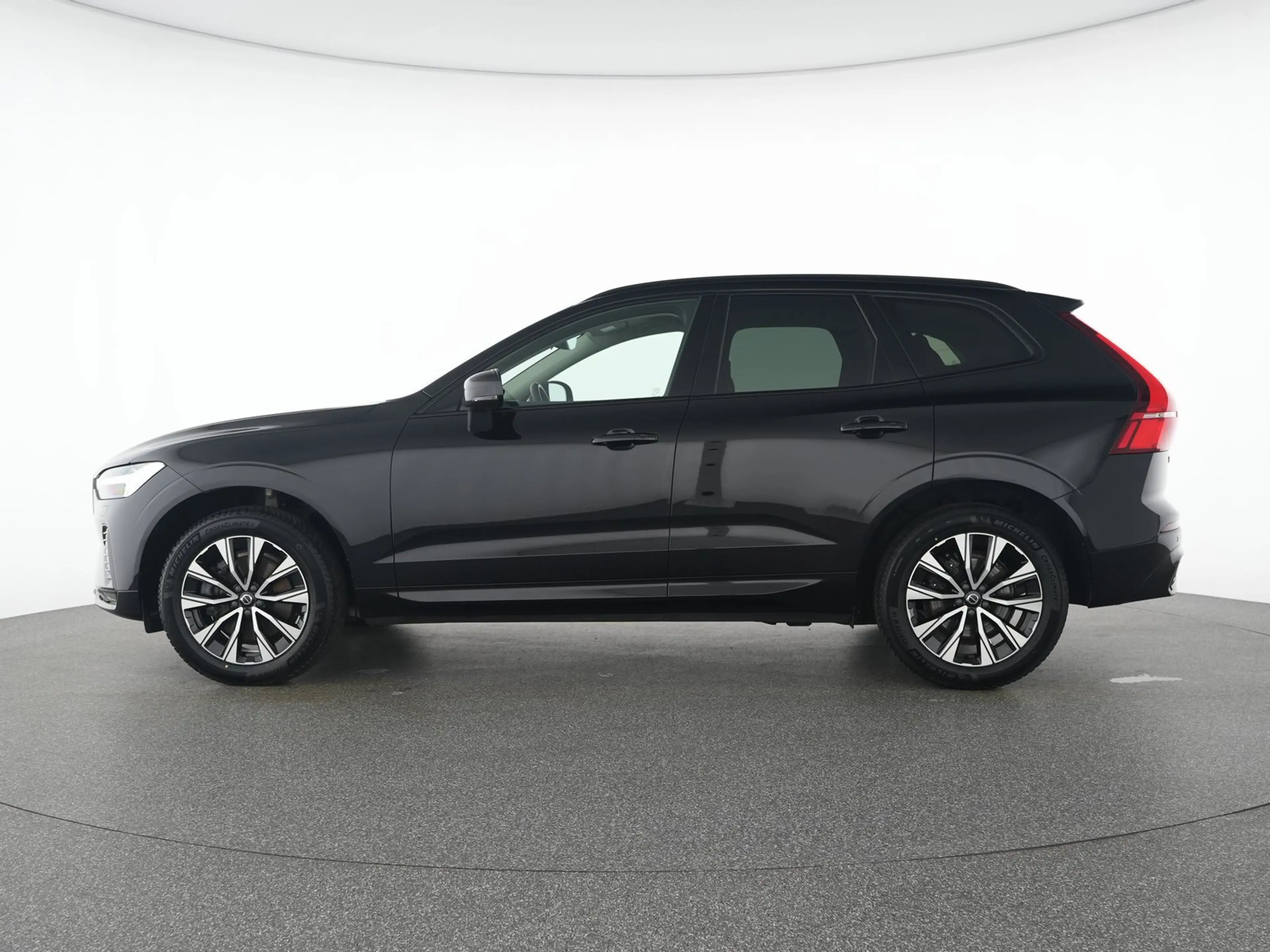 Volvo XC60 B4 AWD Plus Dark AHK*H&K-SOUND*STHZ*ACC — photo 10
