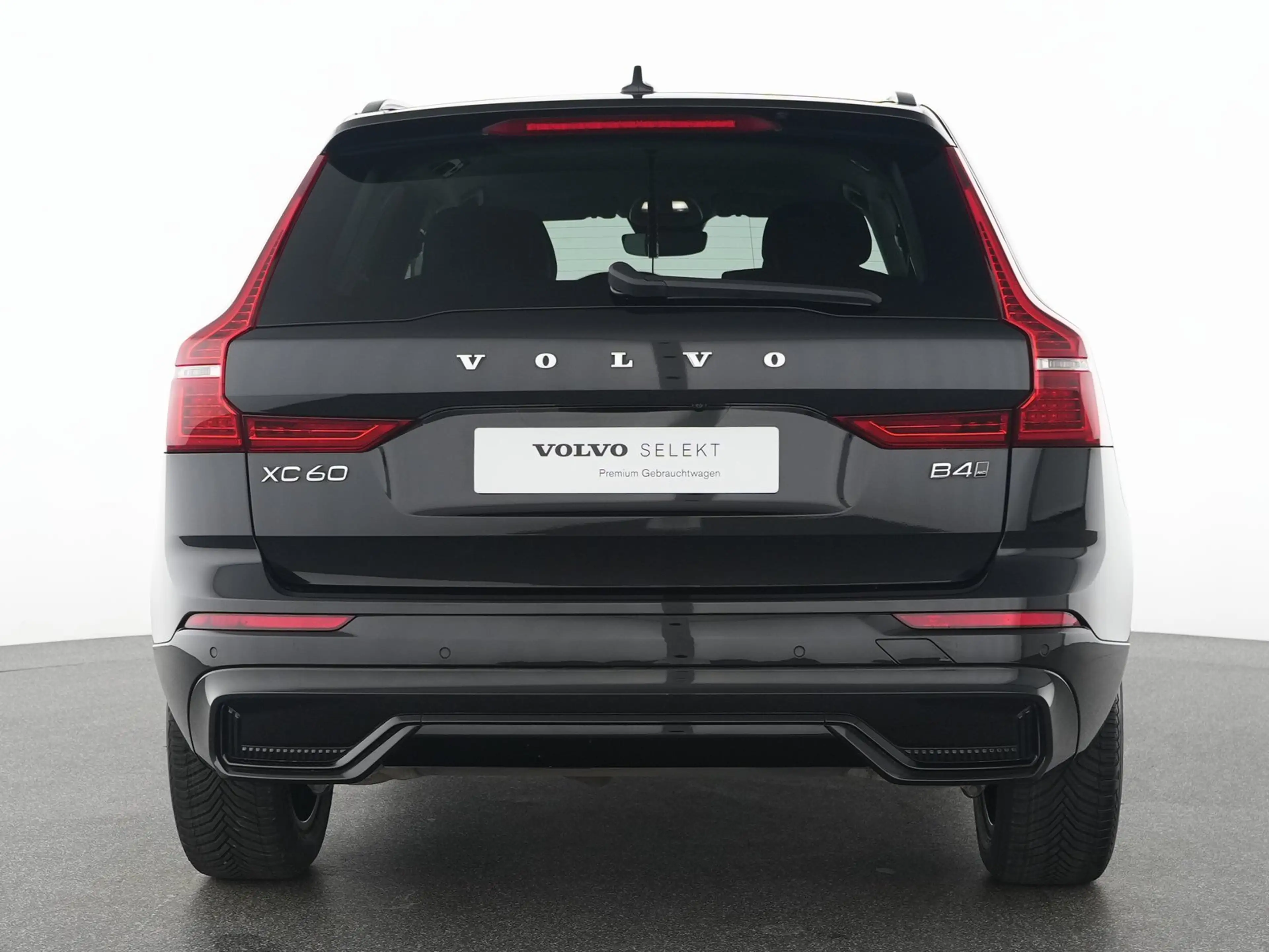 Volvo XC60 B4 AWD Plus Dark AHK*H&K-SOUND*STHZ*ACC — photo 15