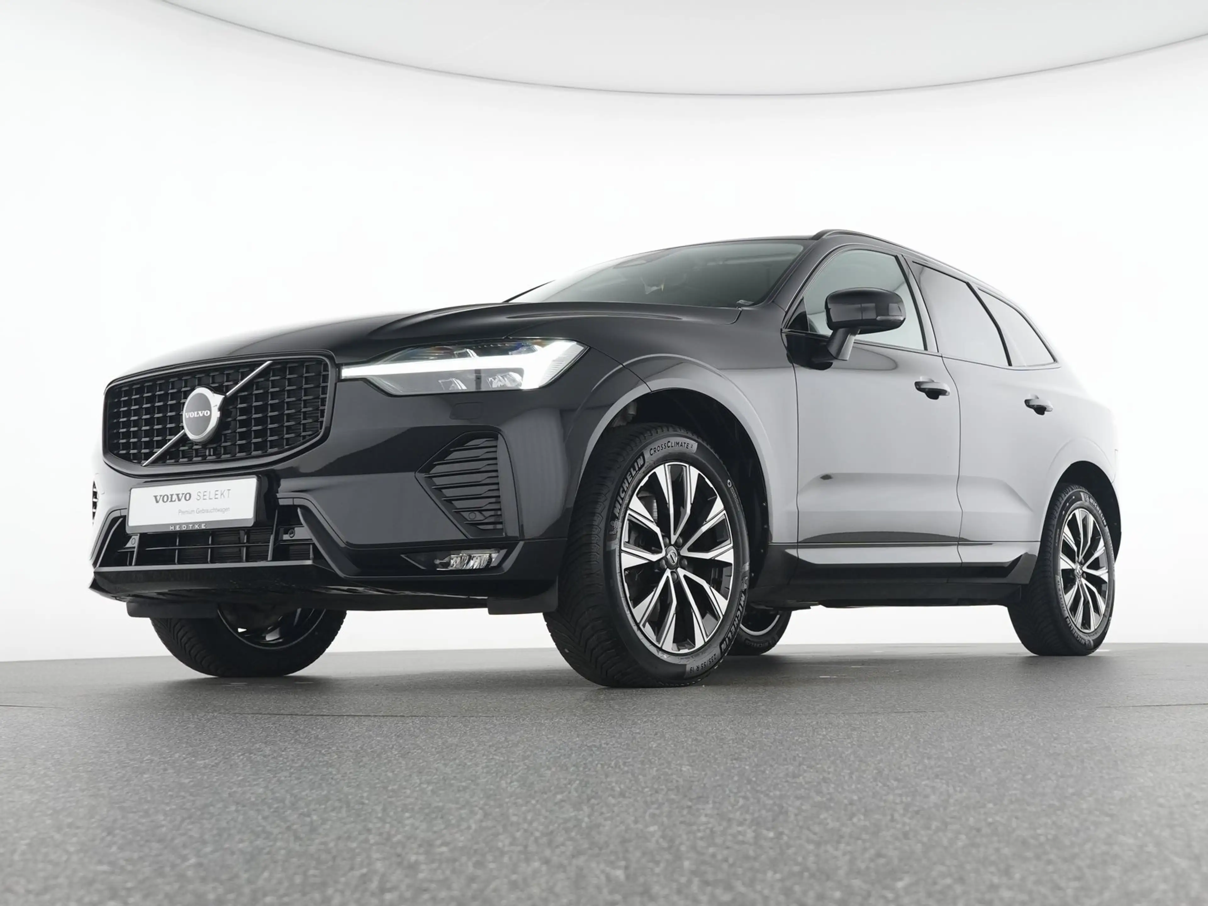 Volvo XC60 B4 AWD Plus Dark AHK*H&K-SOUND*STHZ*ACC — photo 6