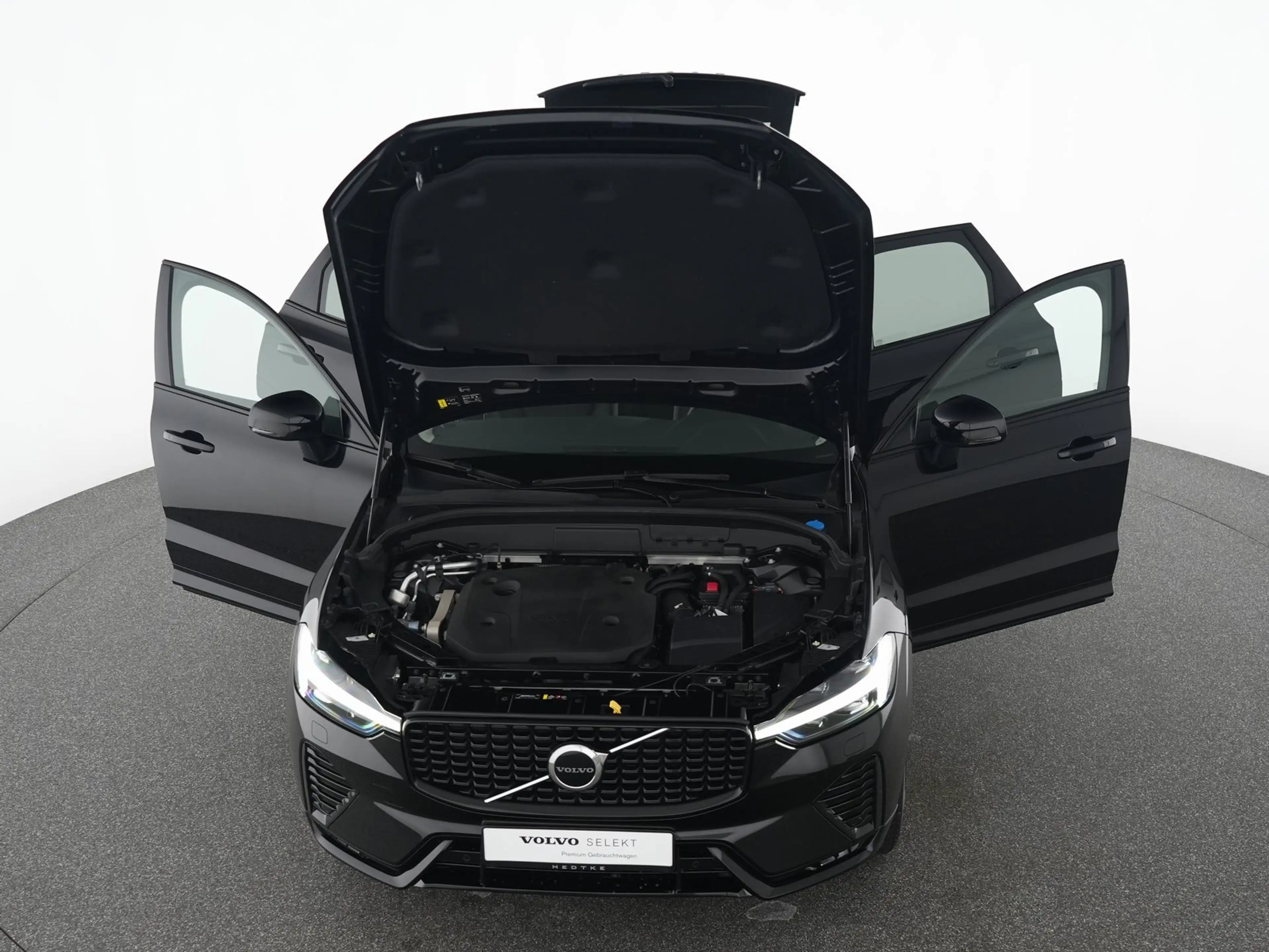 Volvo XC60 B4 AWD Plus Dark AHK*H&K-SOUND*STHZ*ACC — photo 12