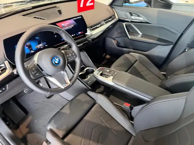 BMW Ix1 view 8