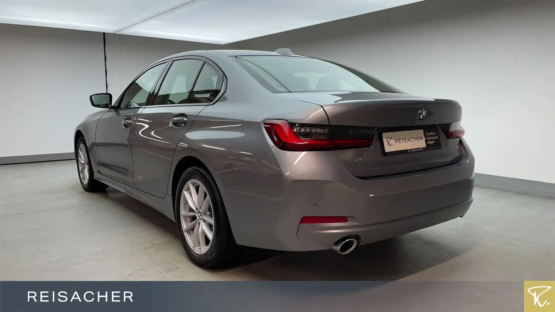 BMW 318 i Aut.Lim LCPlus,LED,Widescreen,AHK,DA,SHZ Grau - 2