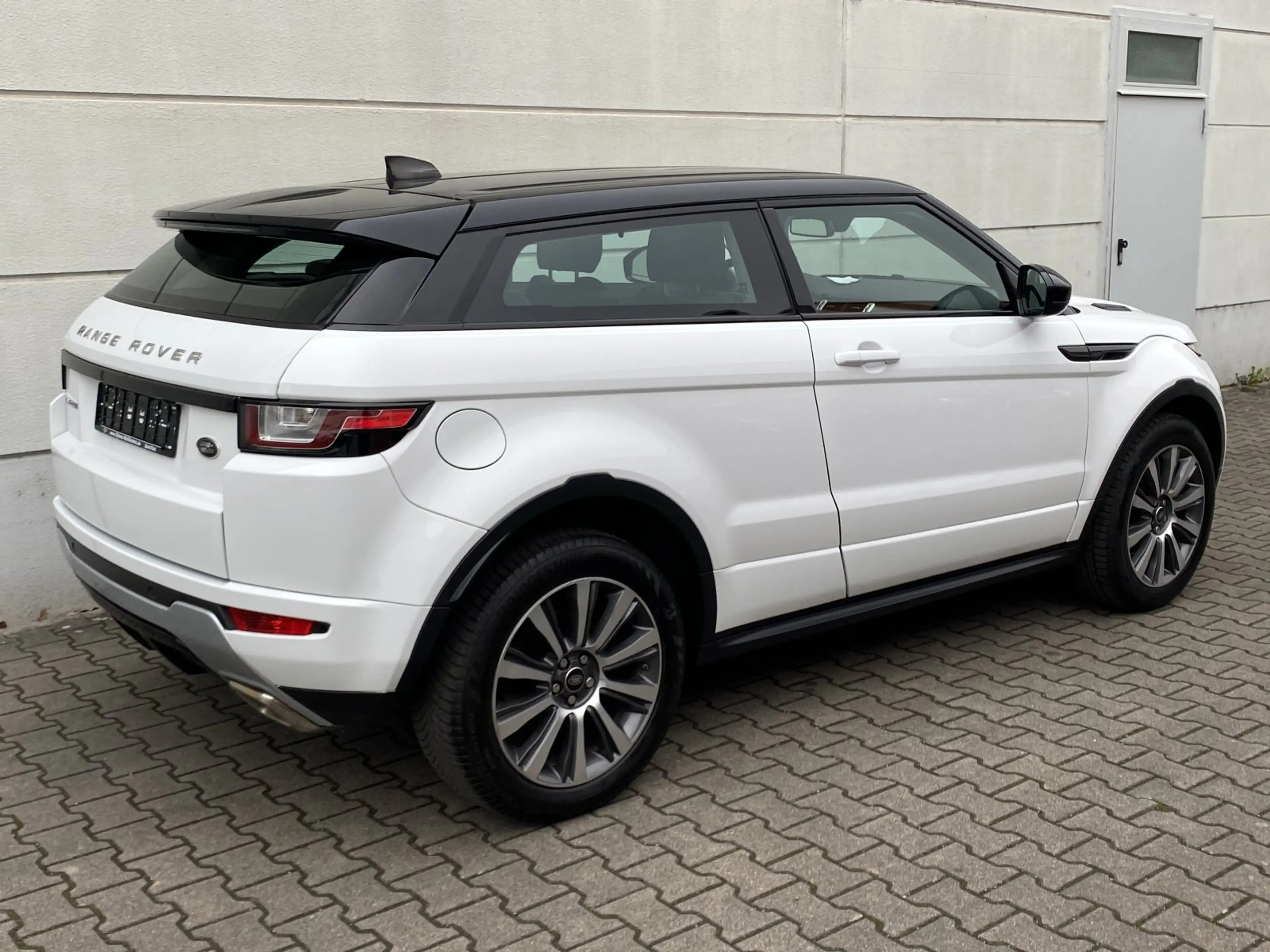 Land Rover Range Rover Evoque Coupe TD4 3-Türer Alu19 RKam Nav Shz Leder — photo 3
