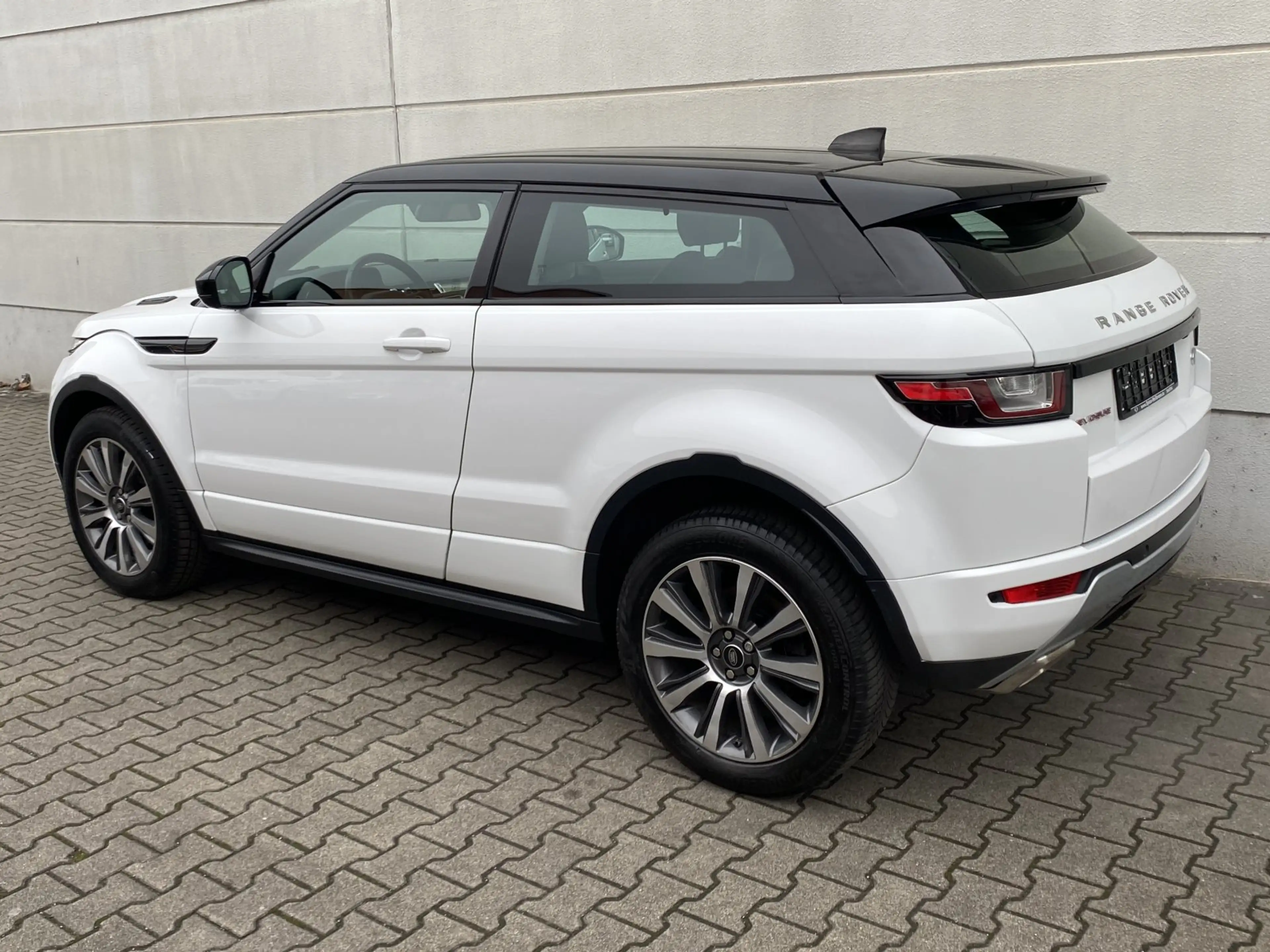 Land Rover Range Rover Evoque Coupe TD4 3-Türer Alu19 RKam Nav Shz Leder — photo 10