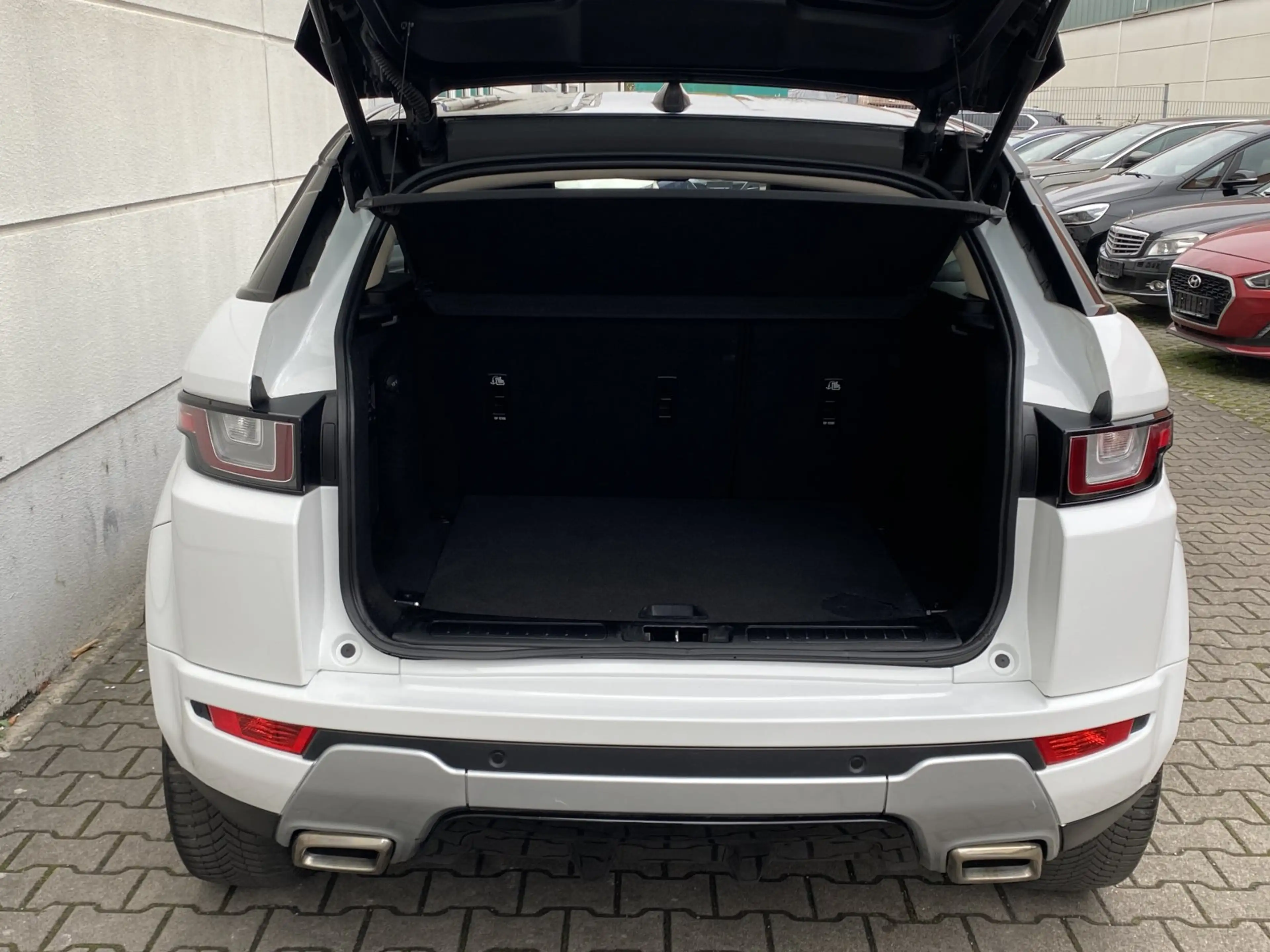 Land Rover Range Rover Evoque Coupe TD4 3-Türer Alu19 RKam Nav Shz Leder — photo 7