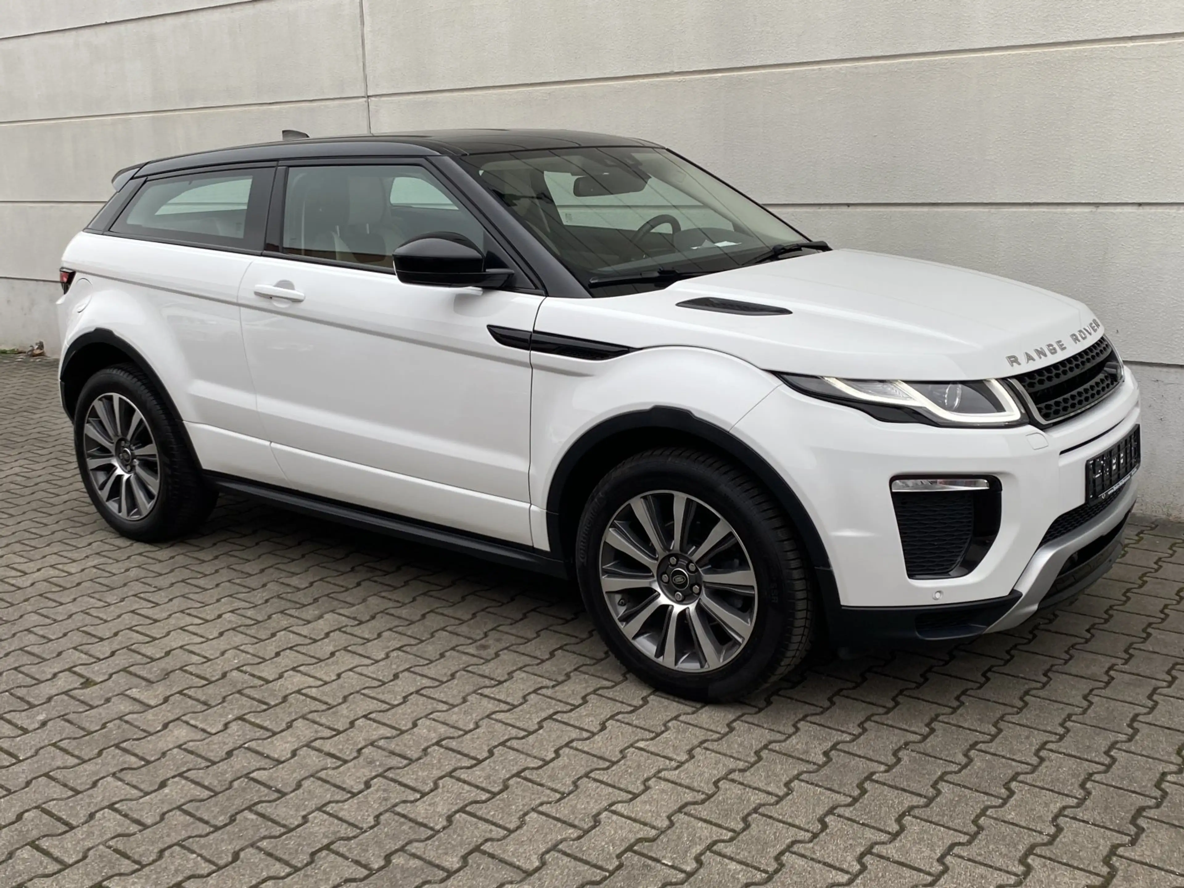 Land Rover Range Rover Evoque Coupe TD4 3-Türer Alu19 RKam Nav Shz Leder — photo 9