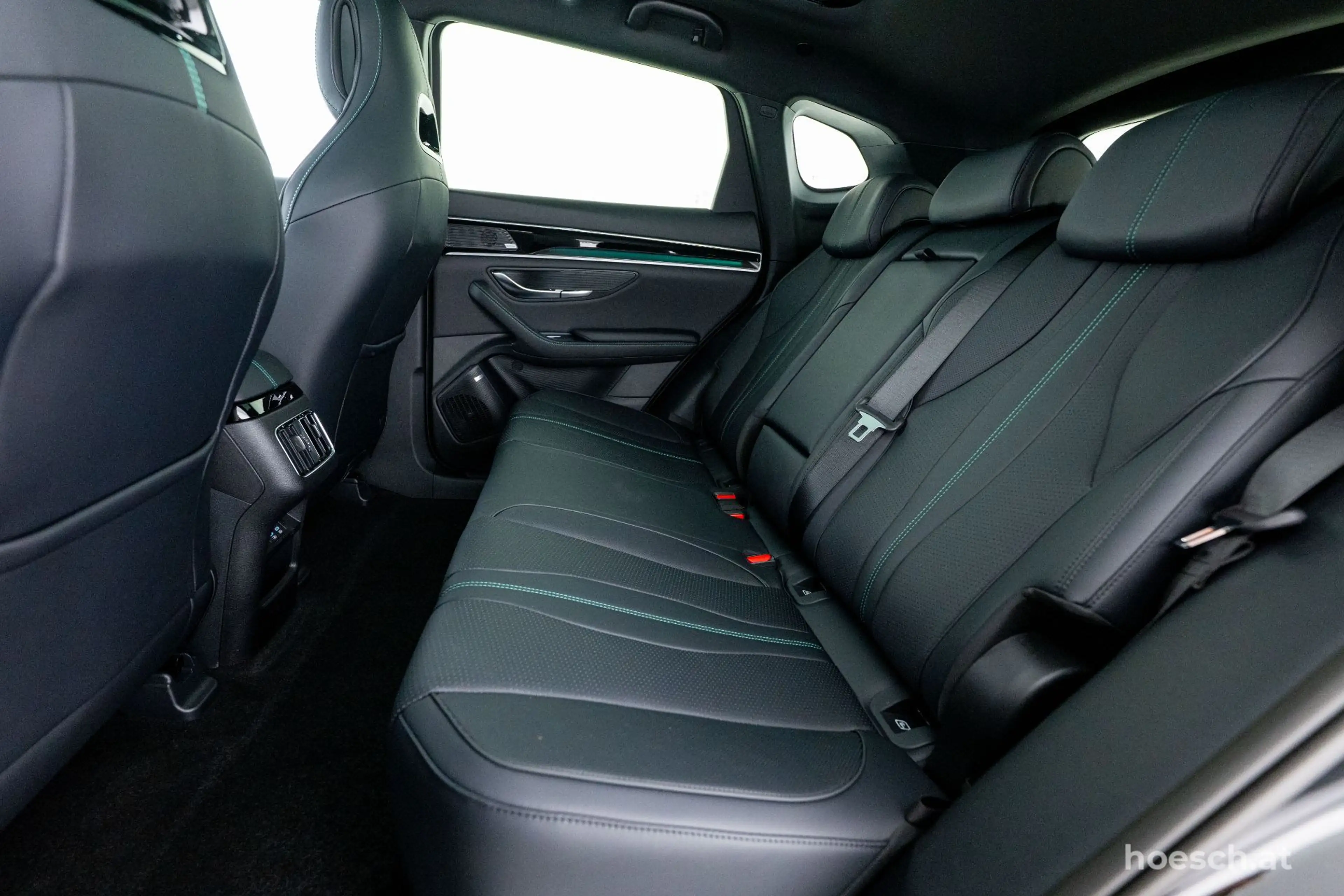 BYD Seal U DM-i COMFORT 26,6 kWh PANO LEDER NEU AKTION — photo 7