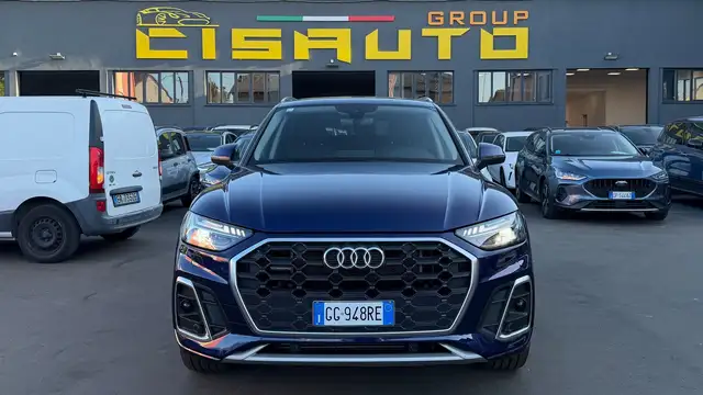 Audi Q5 view 2