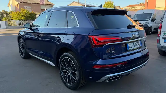 Audi Q5 view 7