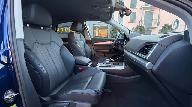 Audi Q5 view 14
