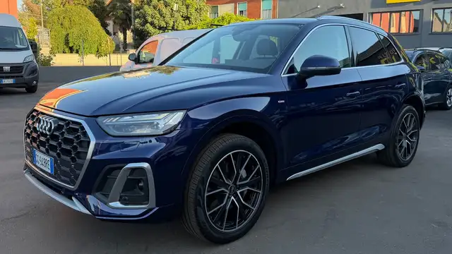 Audi Q5 view 3