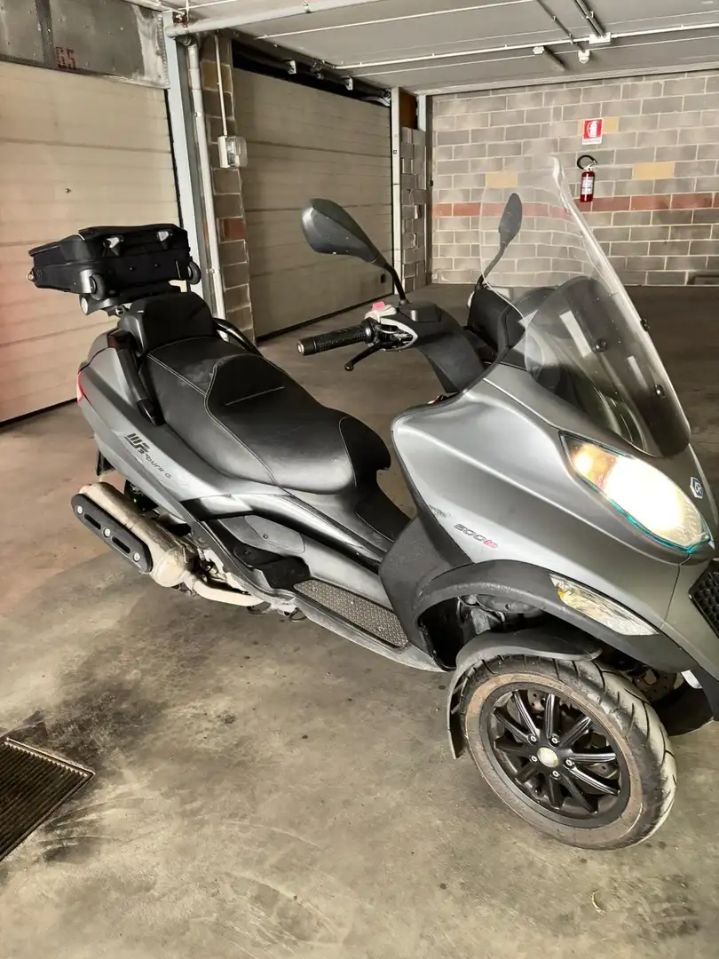 Piaggio MP3 500 Szary - 1