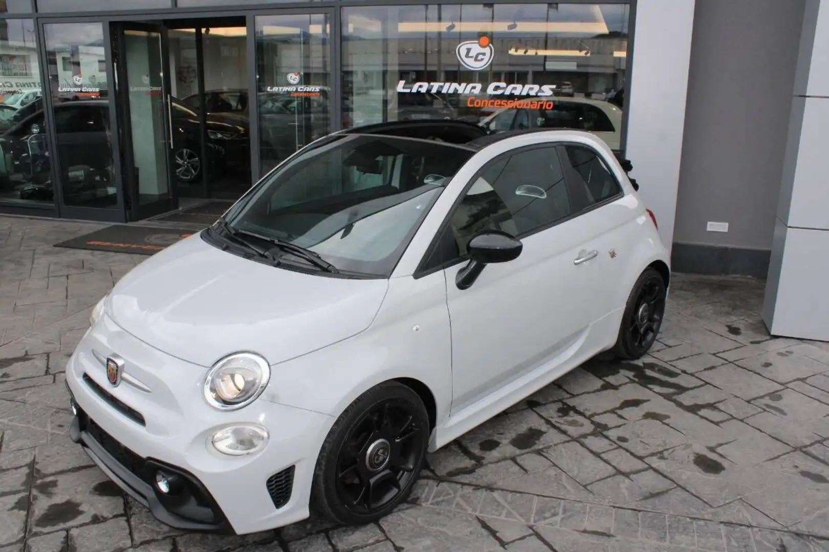Abarth 595C F595C 1.4 t-jet Pista 165cv auto Con CARPLAY Grijs - 2