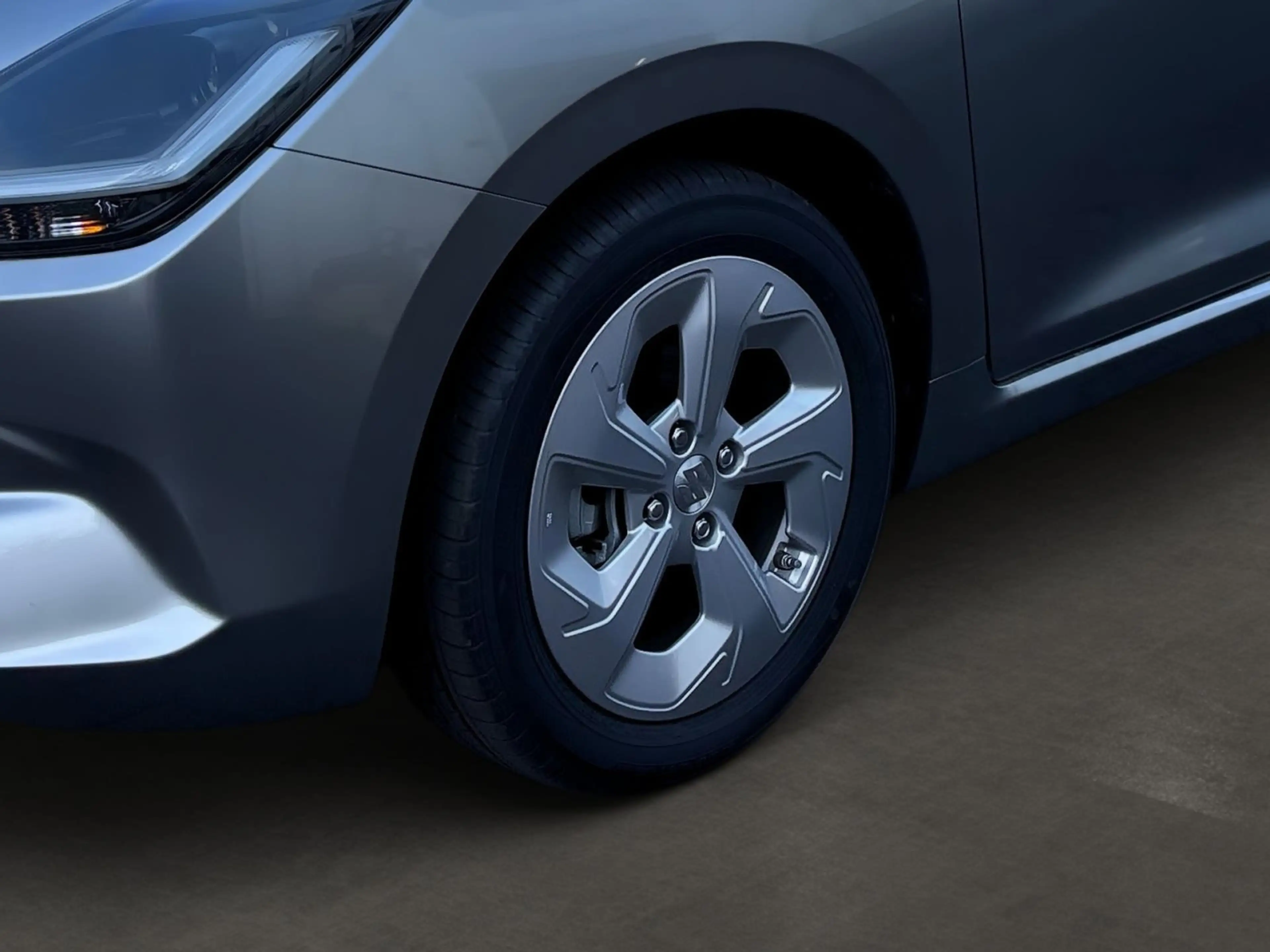 Suzuki Swift SWIFT COMFORT CVT HYBRID — photo 6
