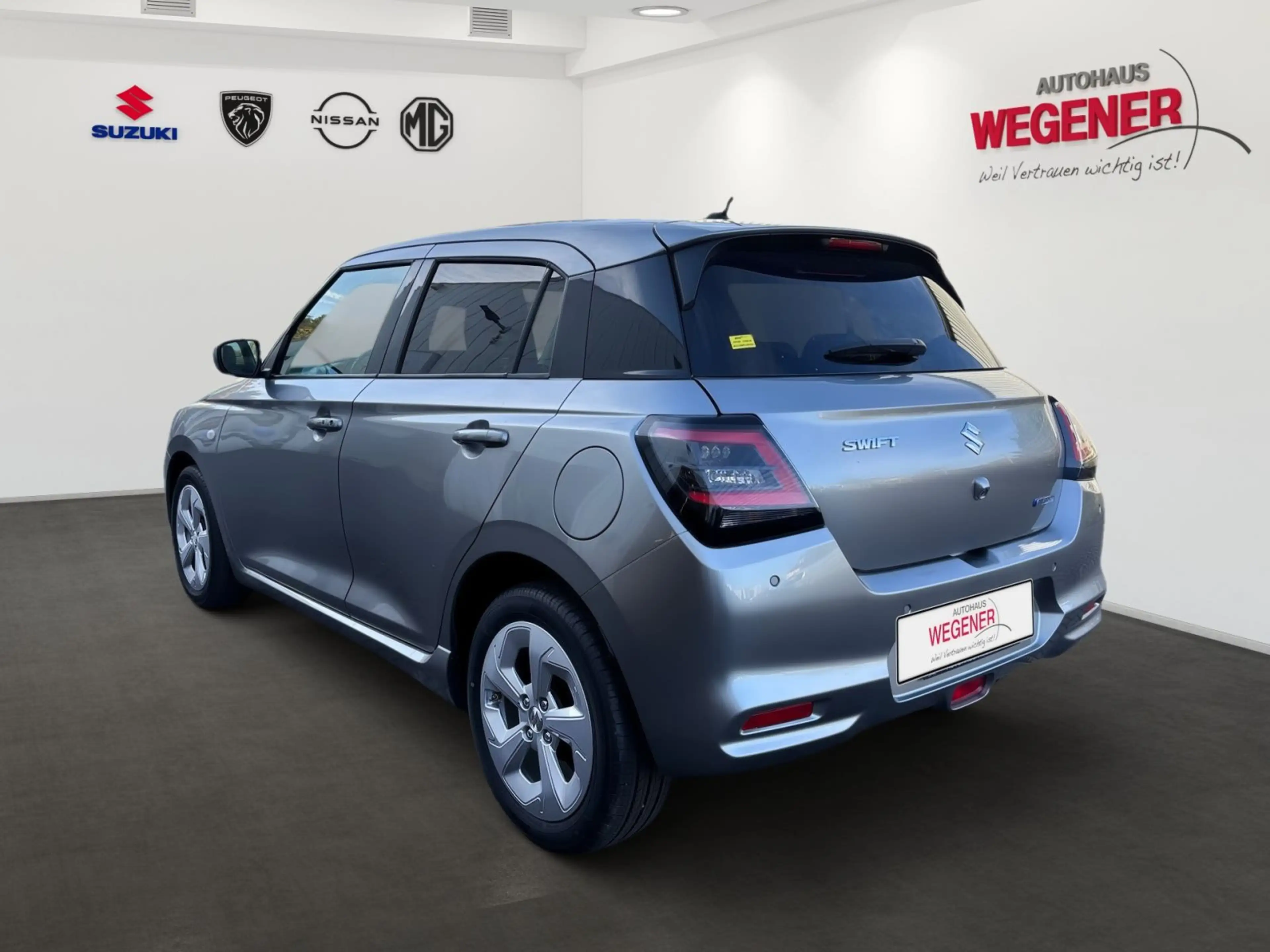 Suzuki Swift SWIFT COMFORT CVT HYBRID — photo 4