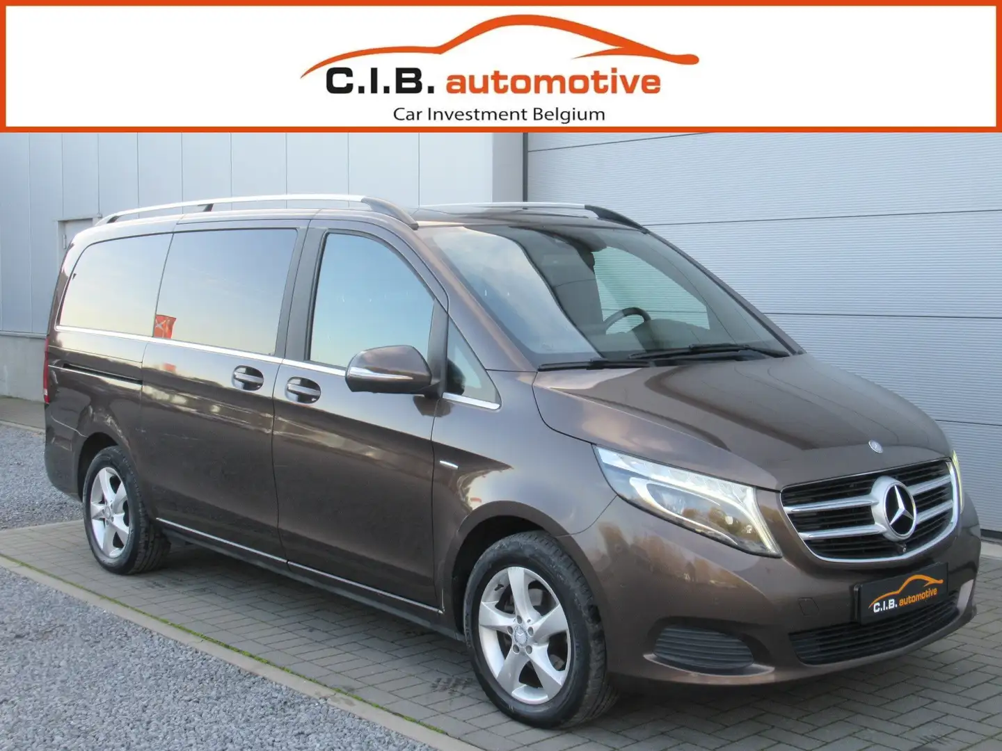 Mercedes-Benz V 220 d Aut. / 7 pl. / € 18.999 netto / Leder / Navi Brun - 1