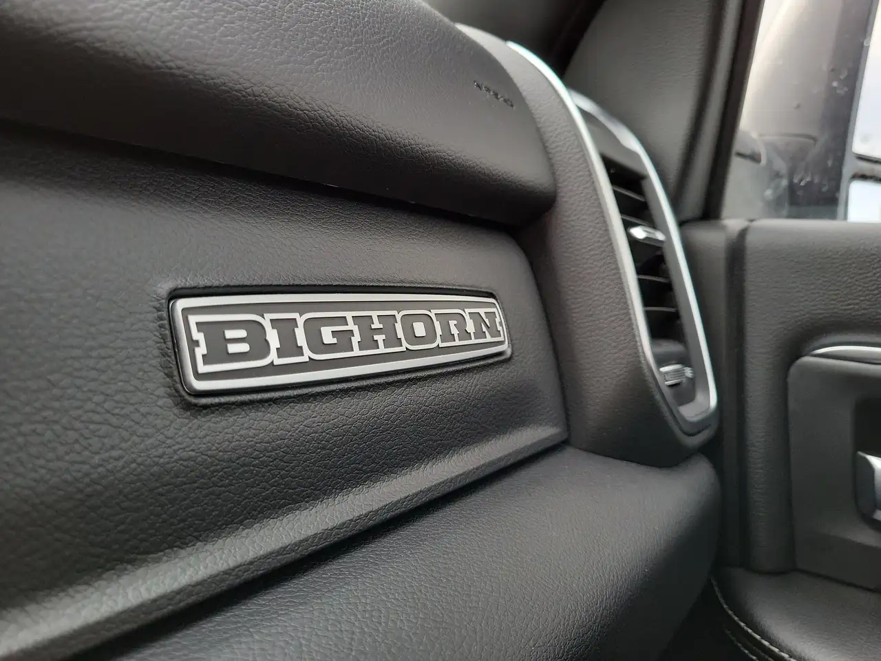 RAM 3500 снимка RAM 3500