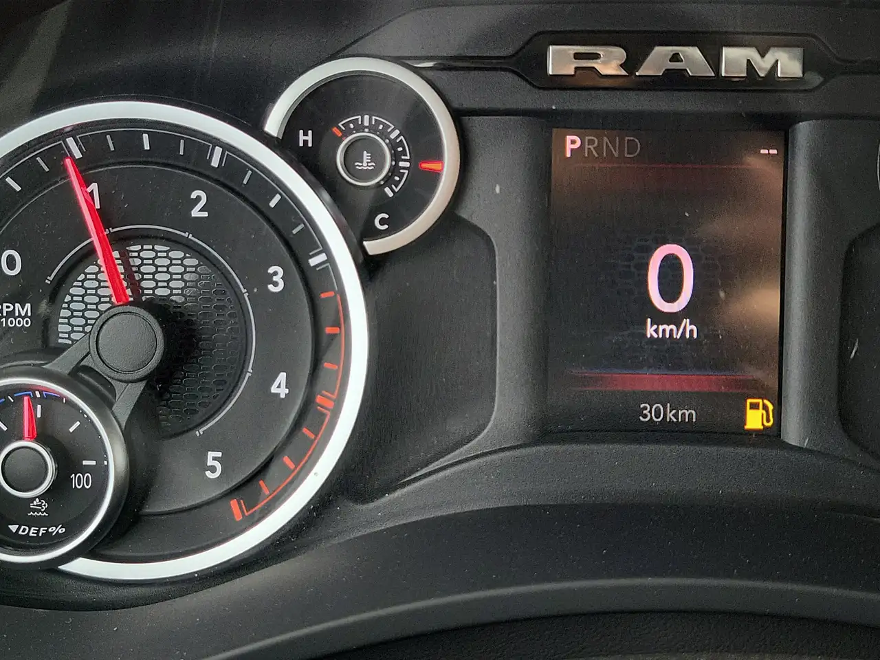 RAM 3500 снимка RAM 3500