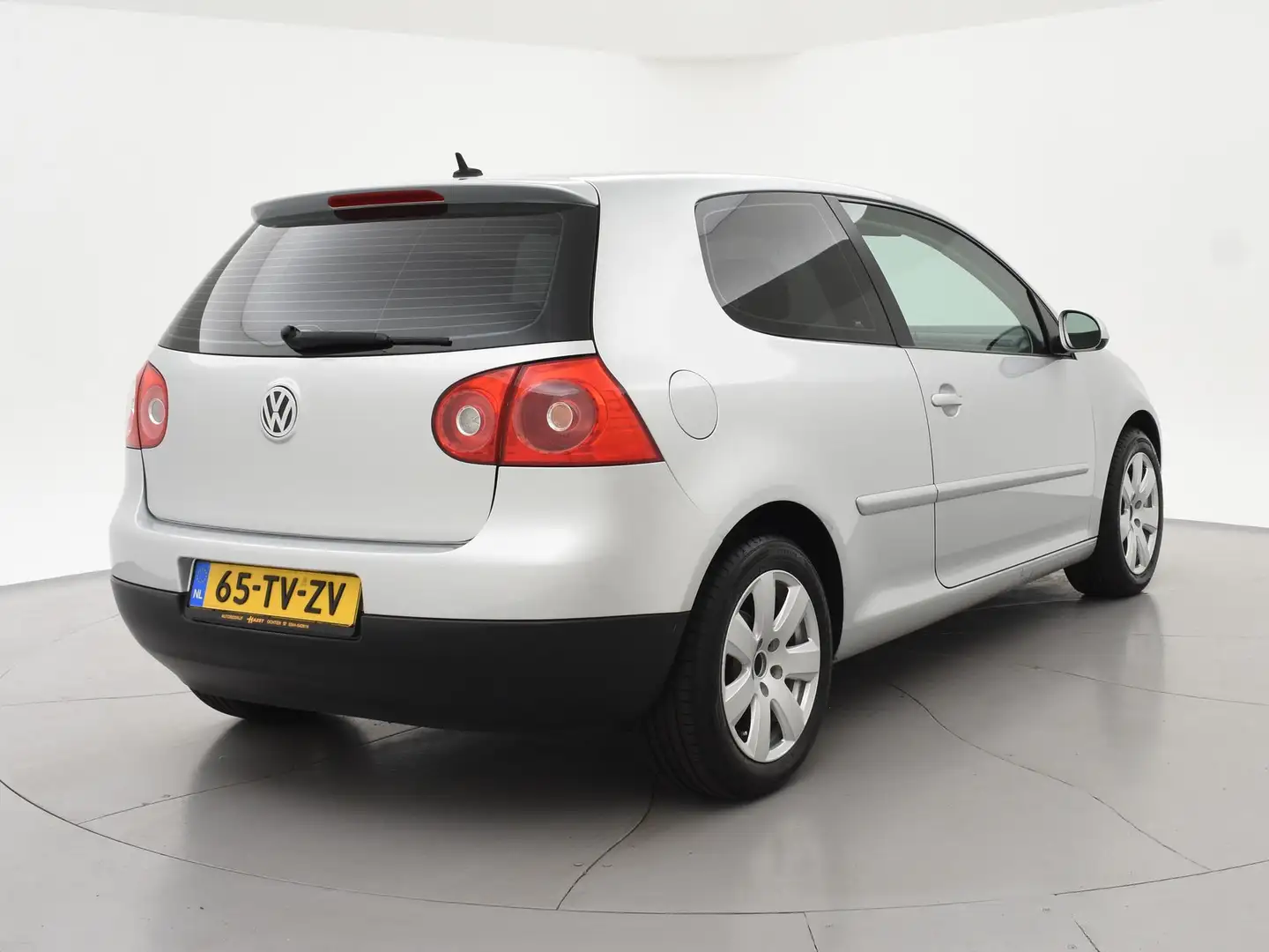 Volkswagen Golf 1.6 OPTIVE4 3-DEURS + CRUISE | CLIMATE | NAVIGATIE Grijs - 2