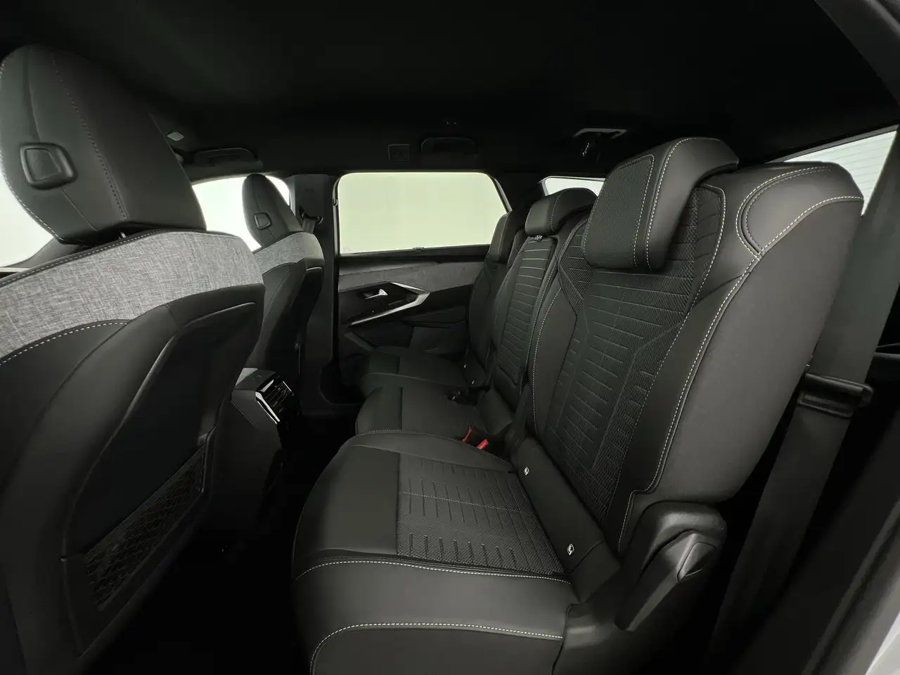 Peugeot 5008 E-5008 GT*NAVI*SHZ*360°K*uvm 8