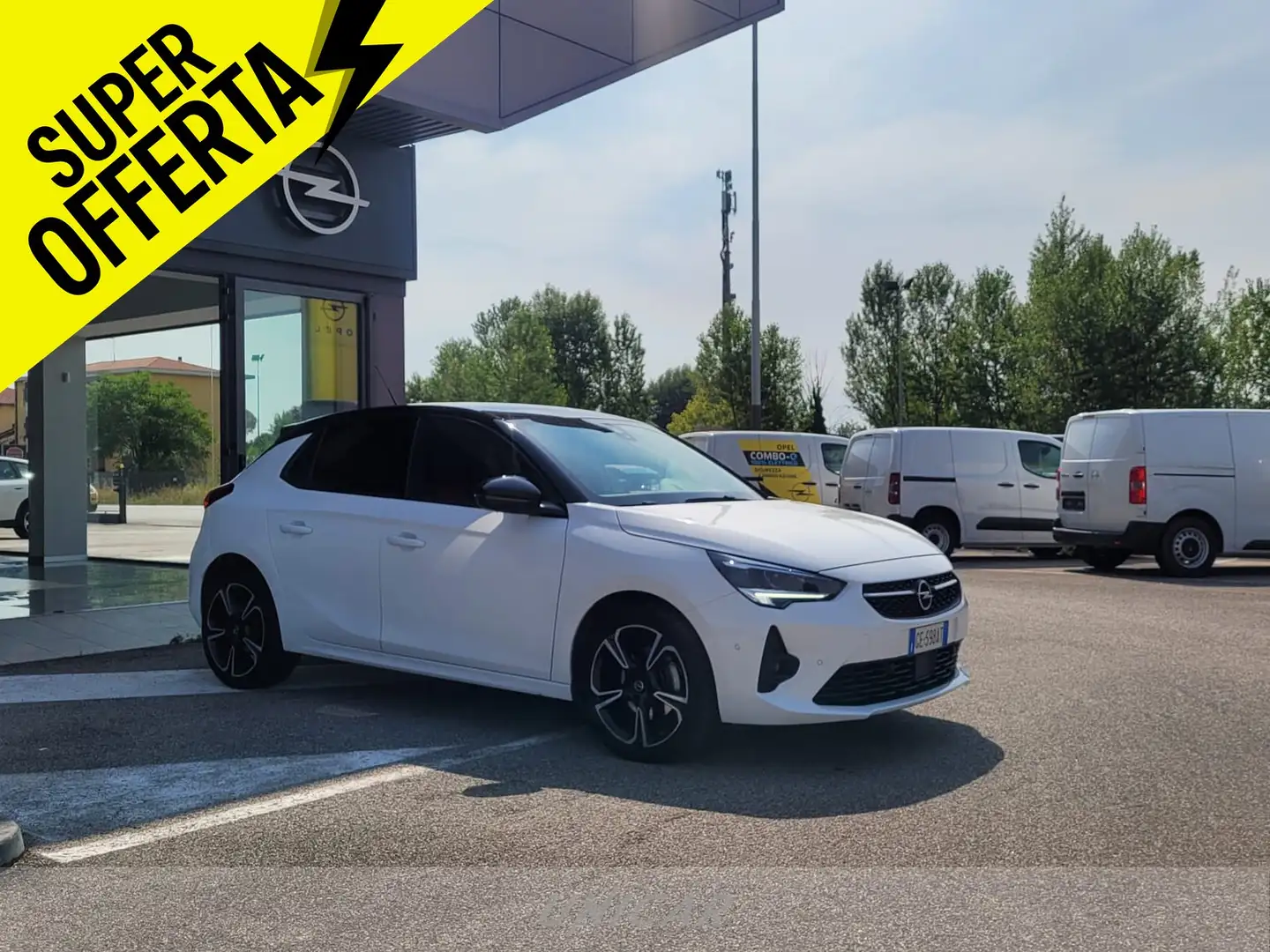 Opel Corsa 1.2 gs line s&s 100cv Blanc - 1