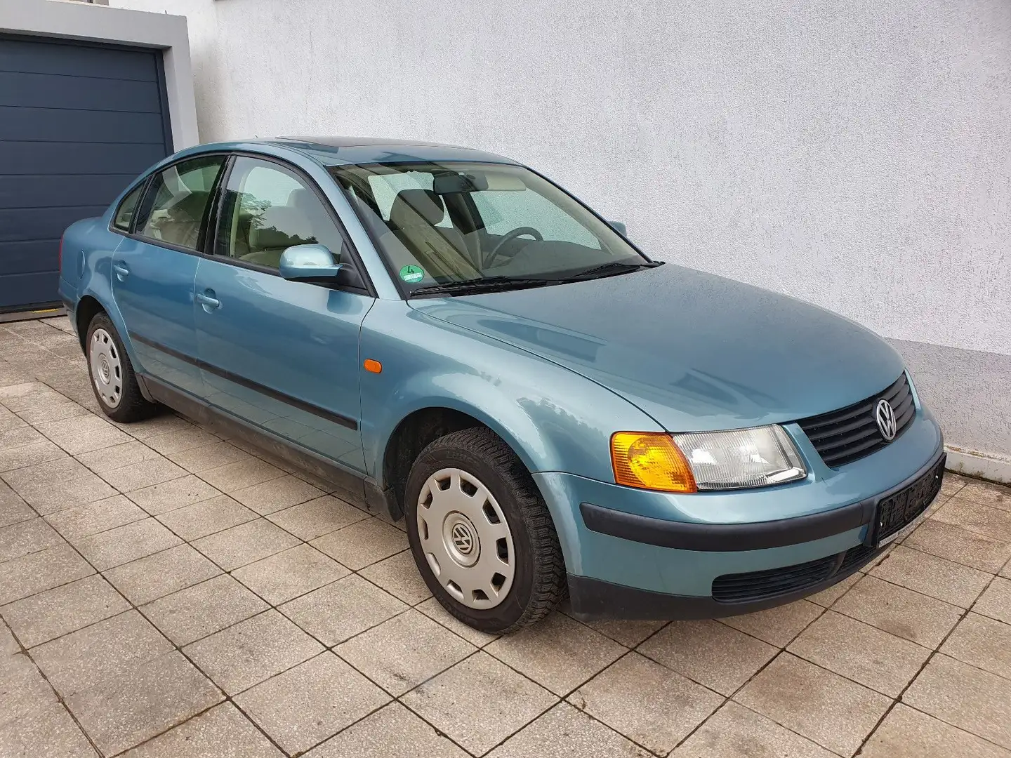 Volkswagen Passat 3B AHK Vert - 2