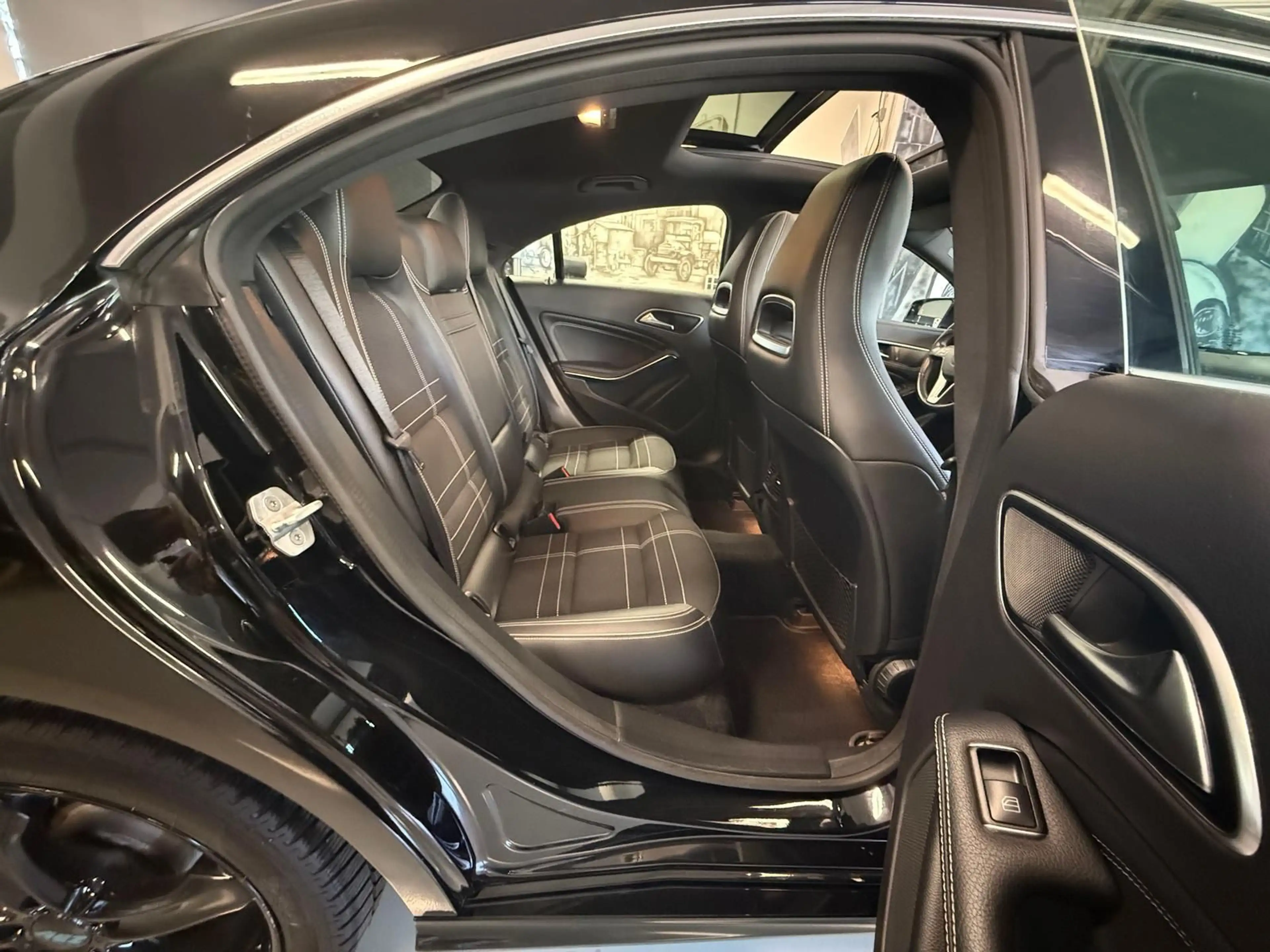 Mercedes-Benz CLA 220 d Urban BI-XENON AHK PANO SPORTSITZE — photo 14