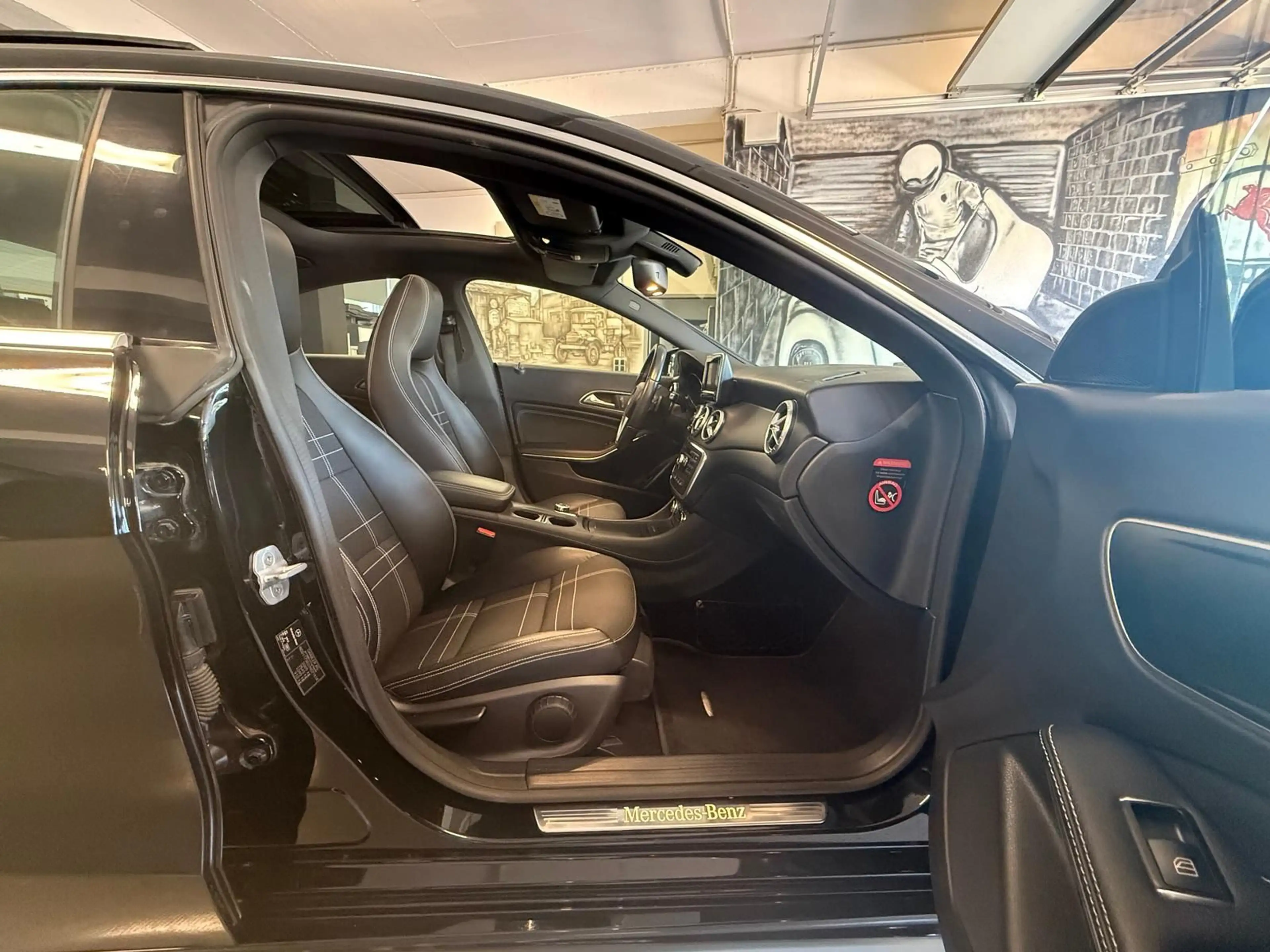 Mercedes-Benz CLA 220 d Urban BI-XENON AHK PANO SPORTSITZE — photo 15