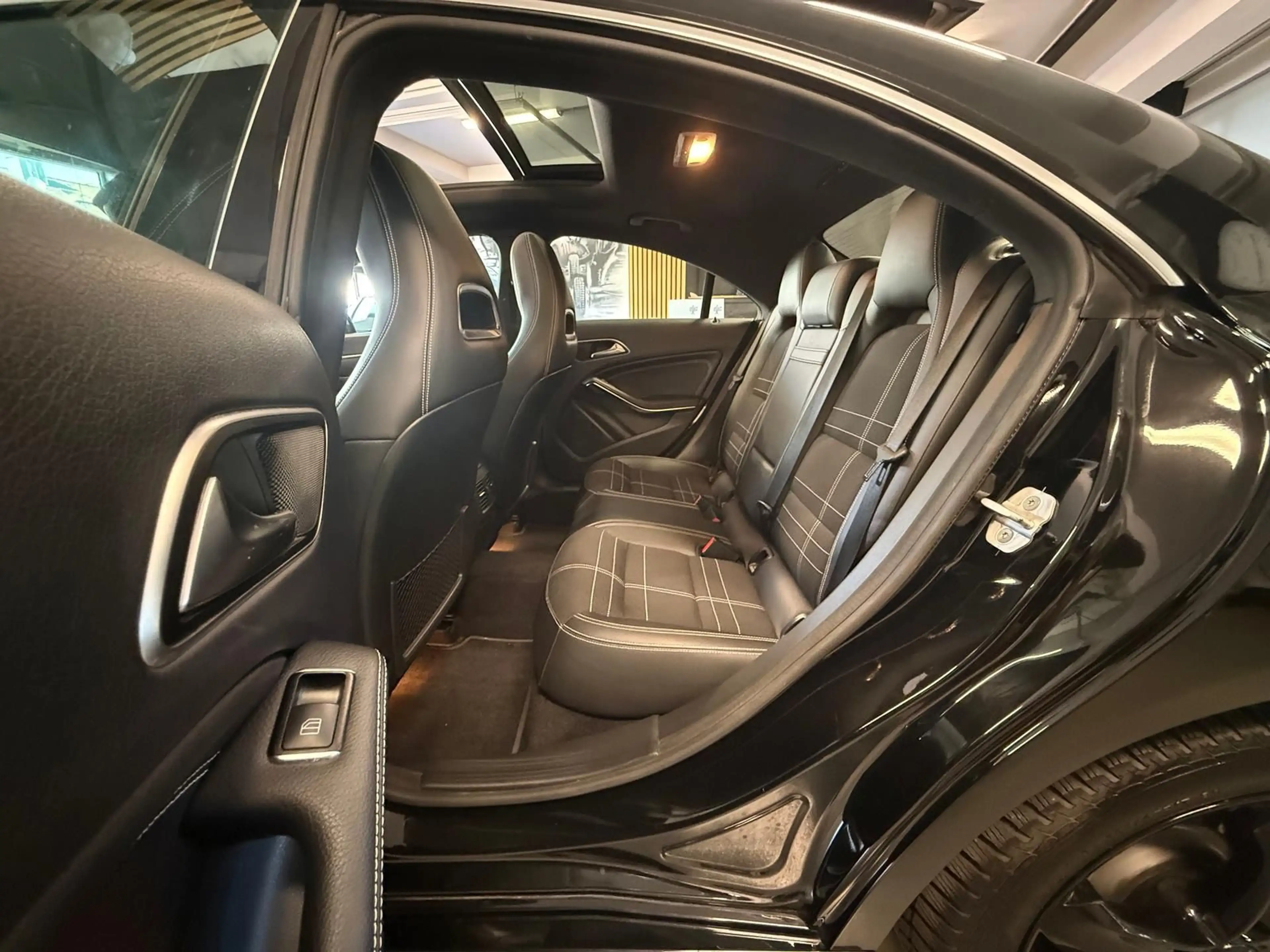 Mercedes-Benz CLA 220 d Urban BI-XENON AHK PANO SPORTSITZE — photo 13