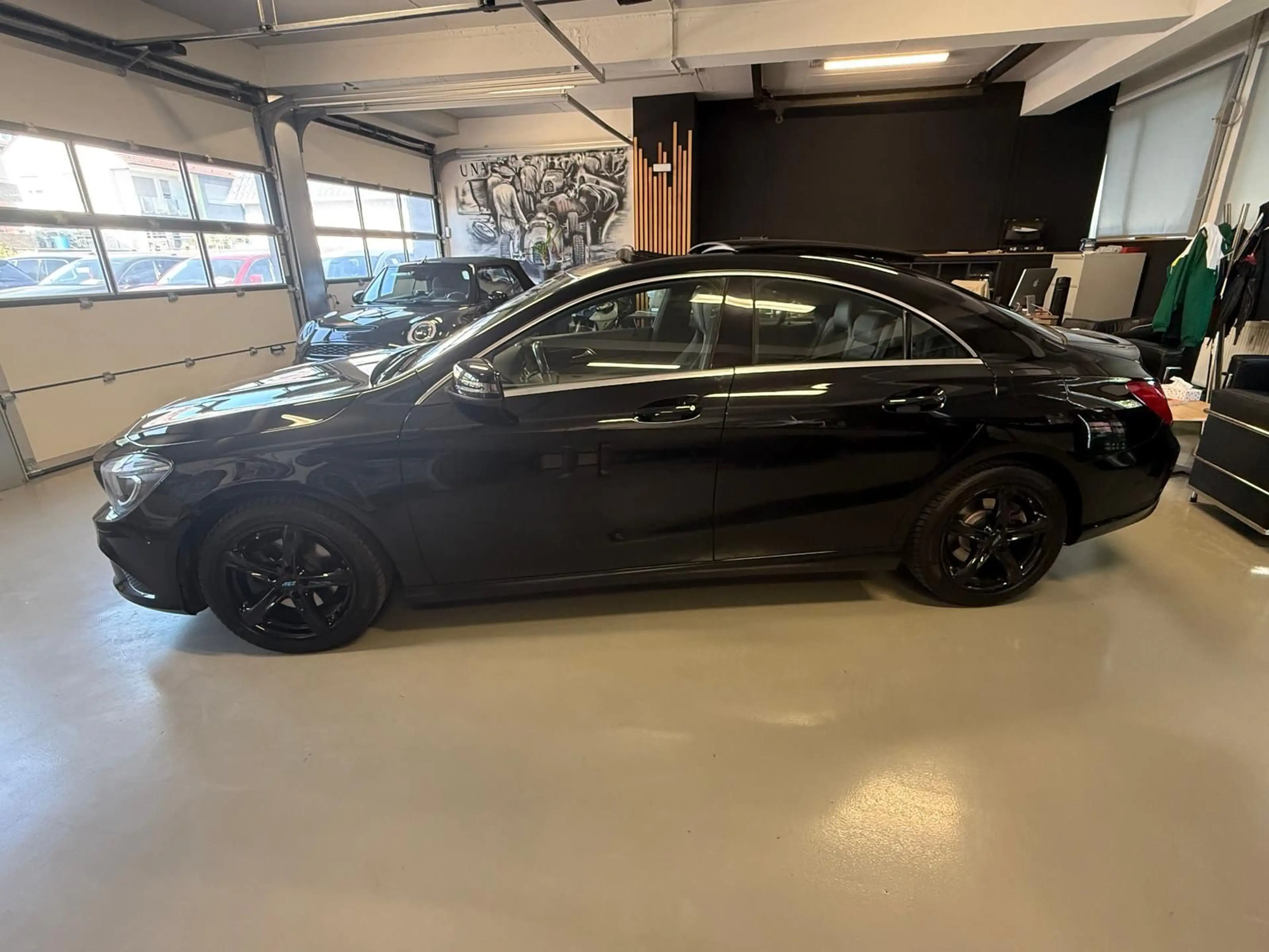 Mercedes-Benz CLA 220 d Urban BI-XENON AHK PANO SPORTSITZE — photo 9