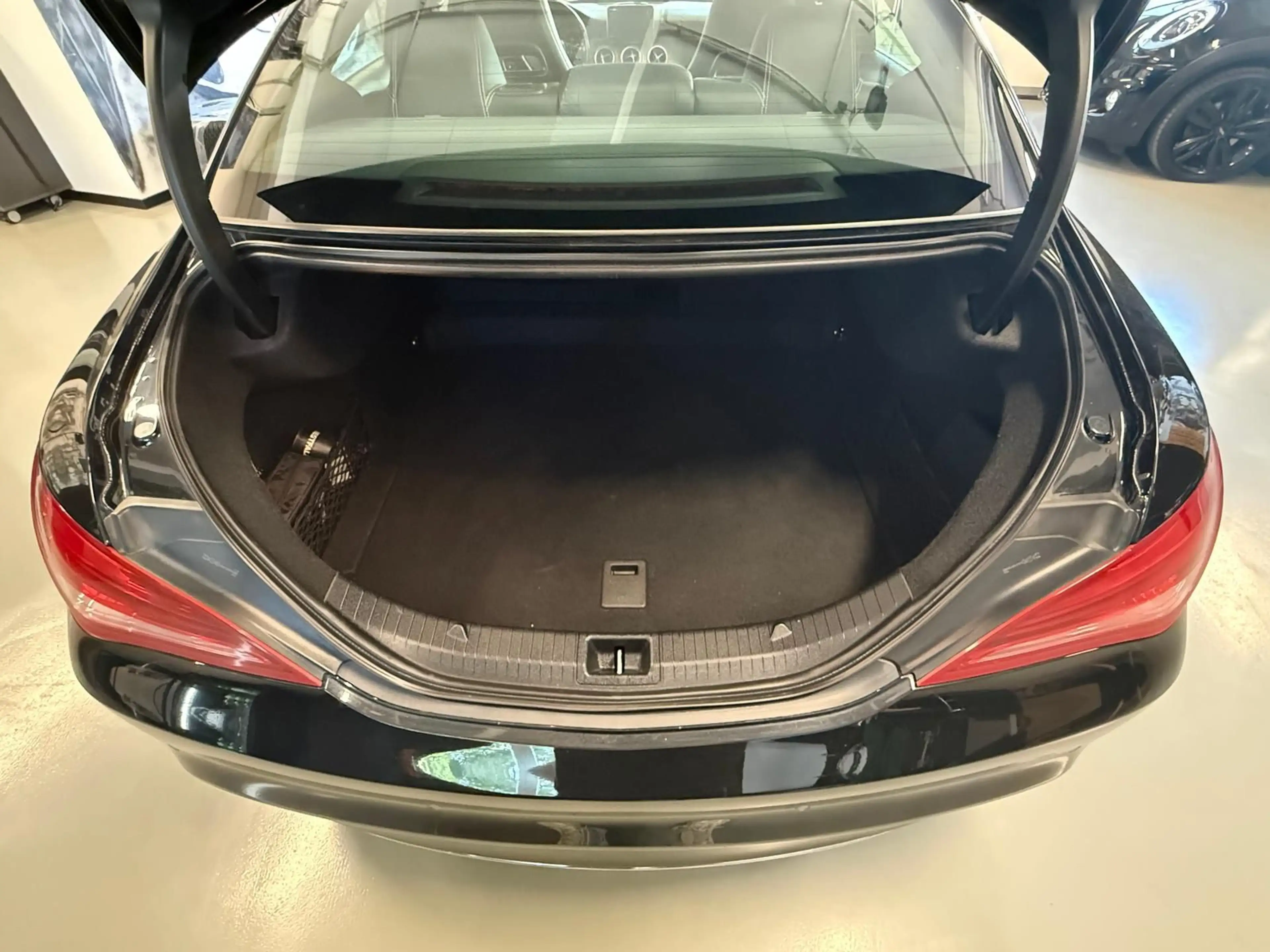Mercedes-Benz CLA 220 d Urban BI-XENON AHK PANO SPORTSITZE — photo 10