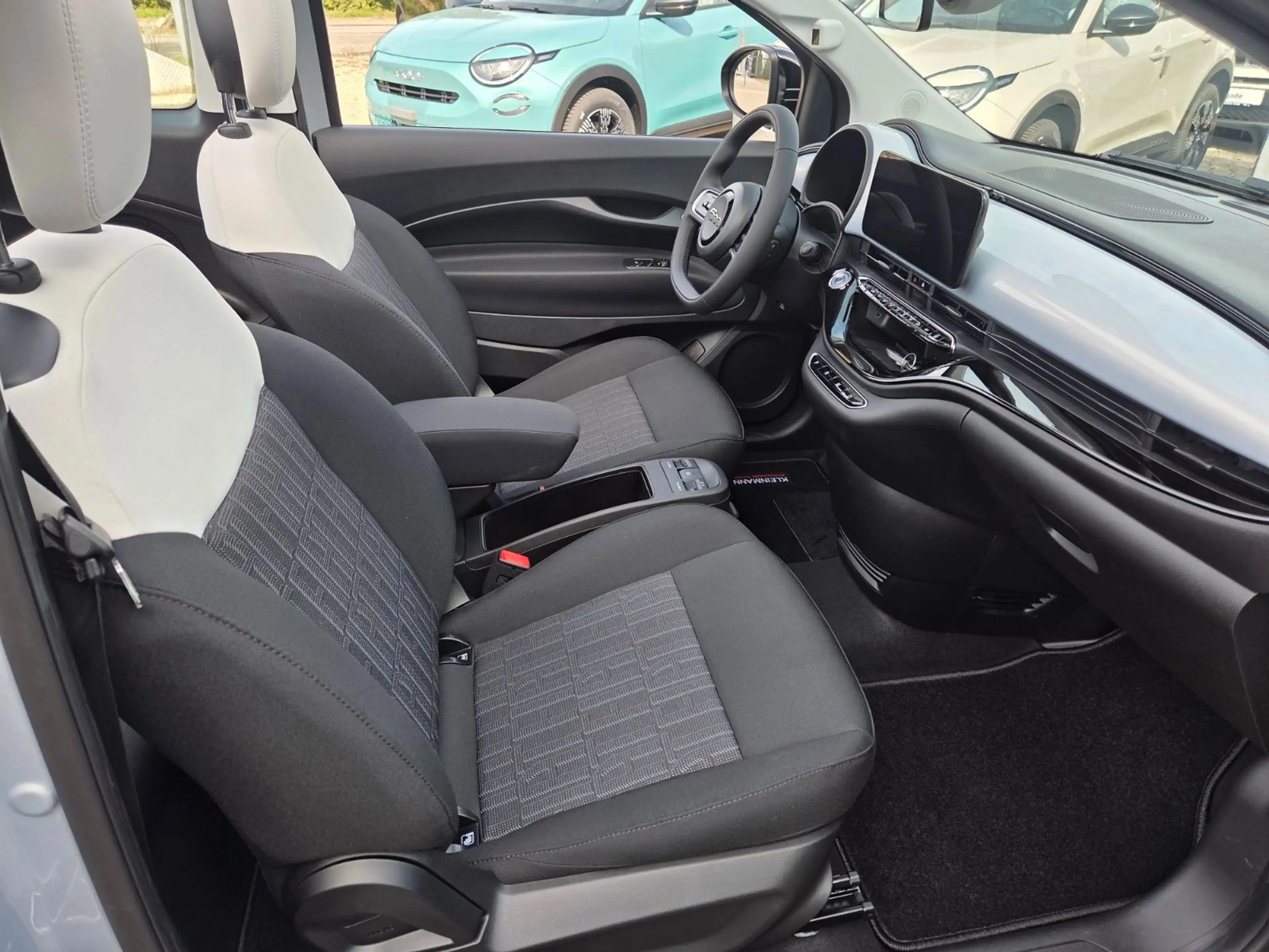 Fiat 500e Cabrio Icon 42 kWh (118 PS) *Komfort-Paket — photo 11