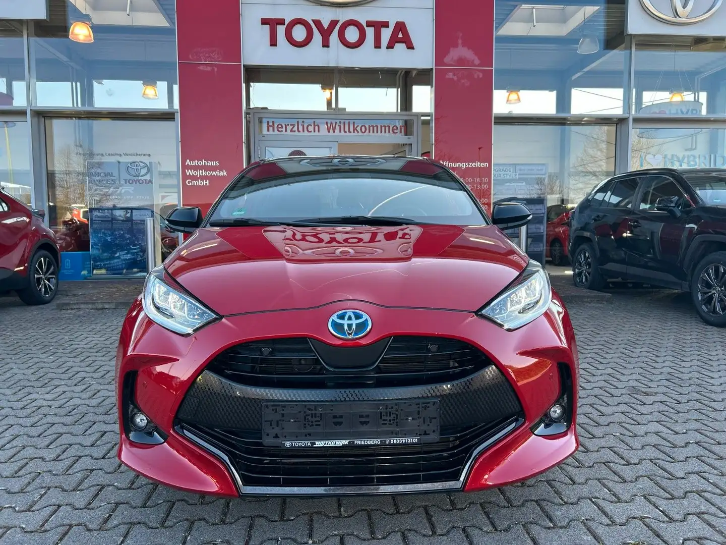 Toyota Yaris Hybrid Style*SHZ*Technik Paket* Rojo - 2