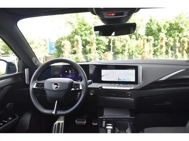 Opel Astra view 7