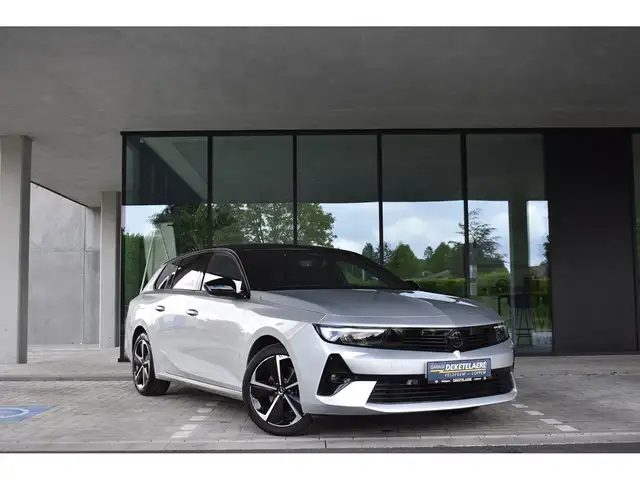 Opel Astra view 5
