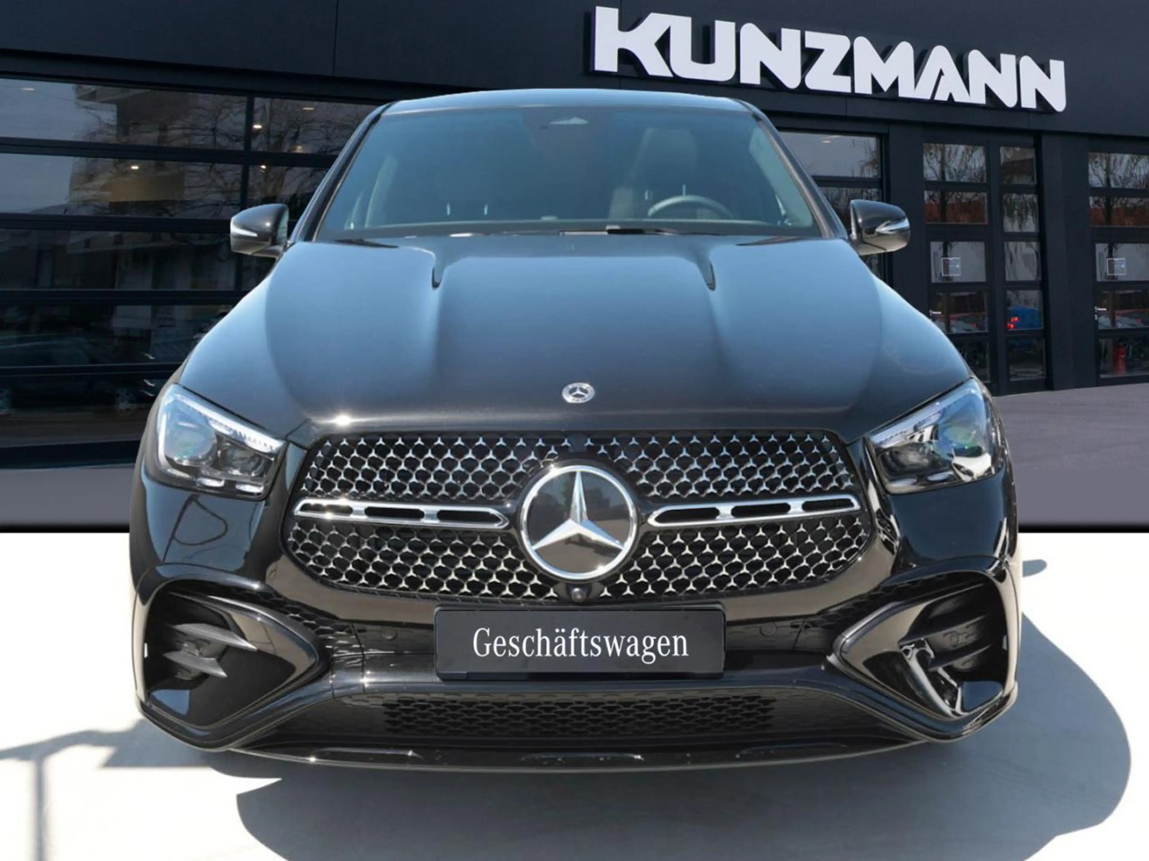 Mercedes-Benz GLE 300 d 4MATIC Coupé AMG Night Panorama 360° — photo 2