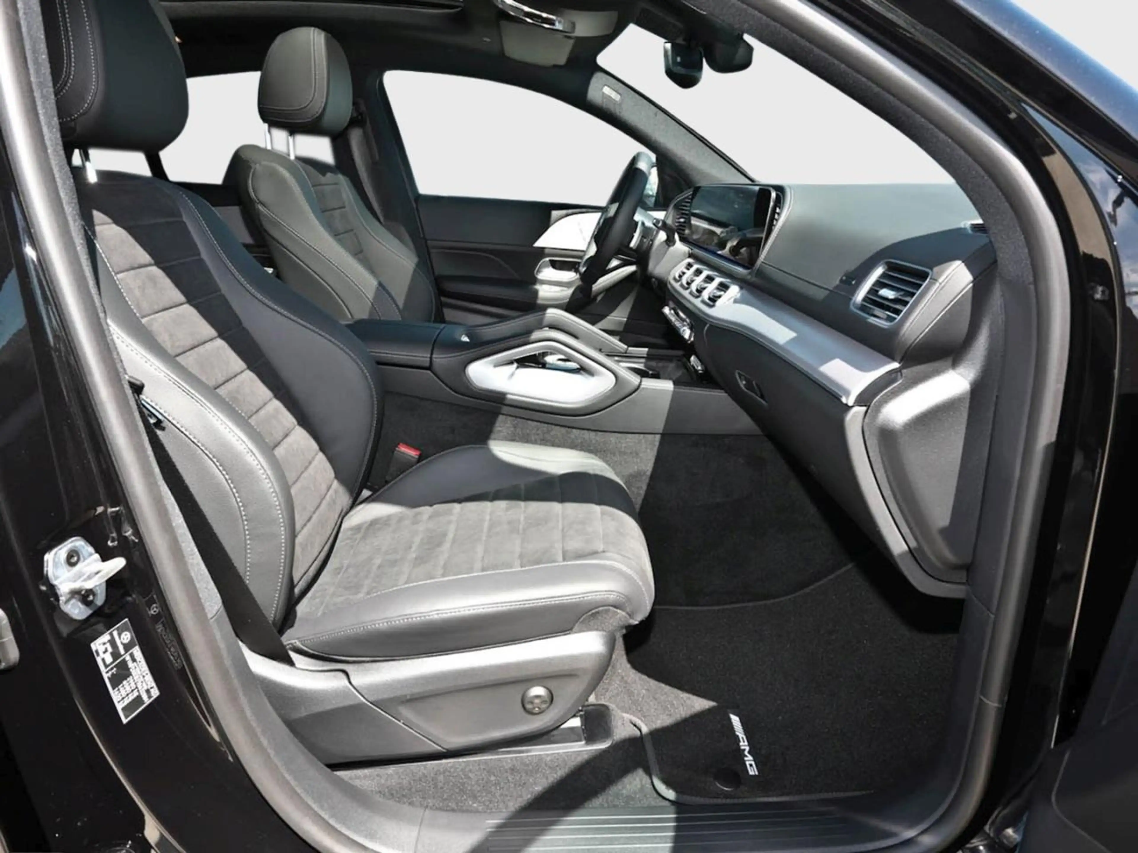 Mercedes-Benz GLE 300 d 4MATIC Coupé AMG Night Panorama 360° — photo 9